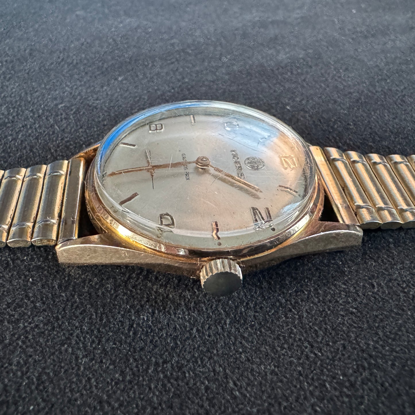 Montre vintage MOERIS " Grand prix" - Mécanique à remontage manuel