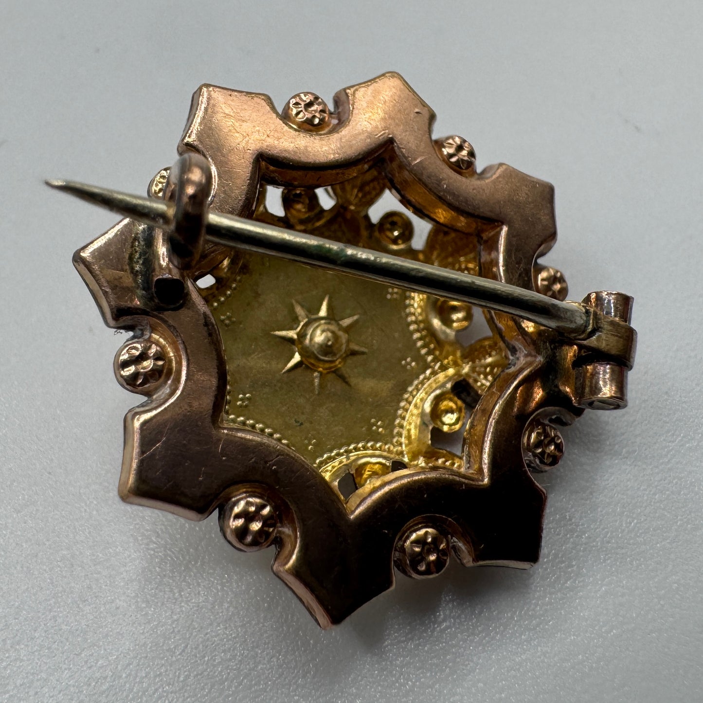 Broche ancienne en plaqué or - vers 1900