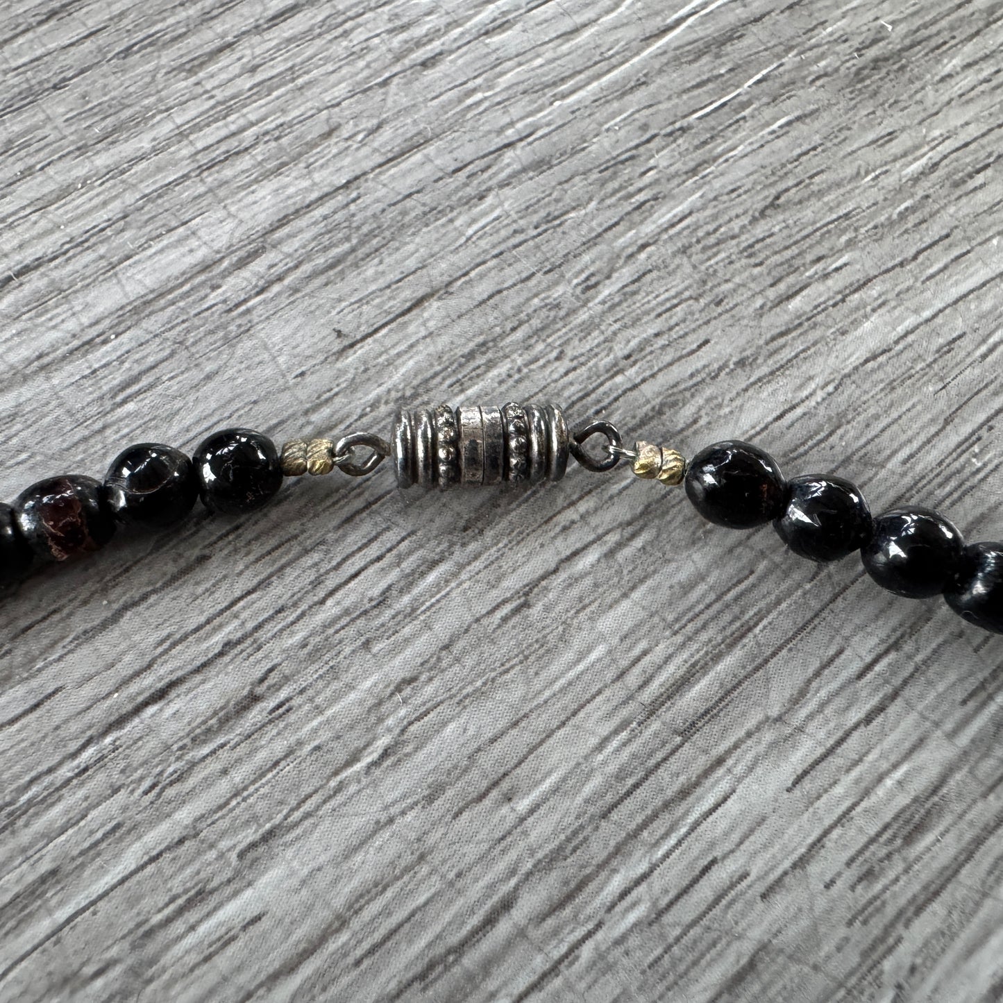 Collier ancien - corail brut noir