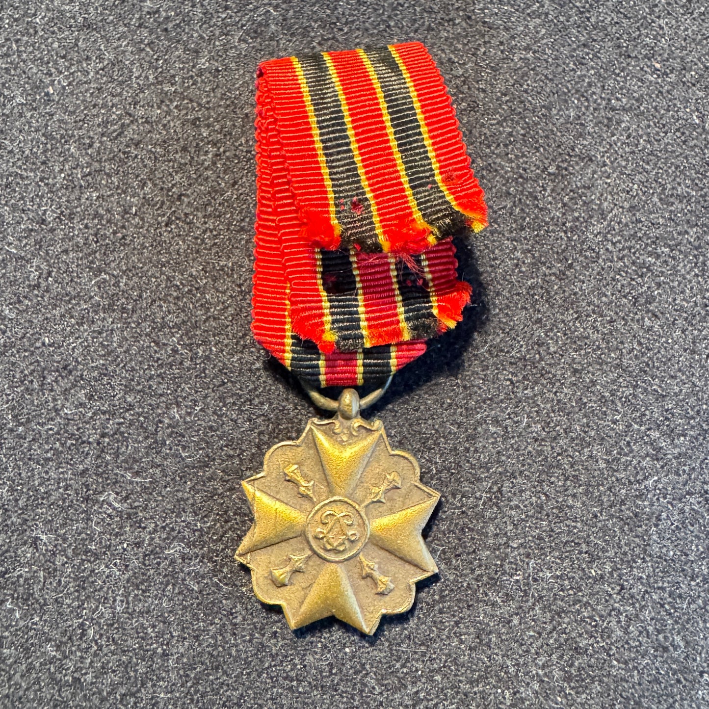 Décoration miniature "croix du mérite belge"