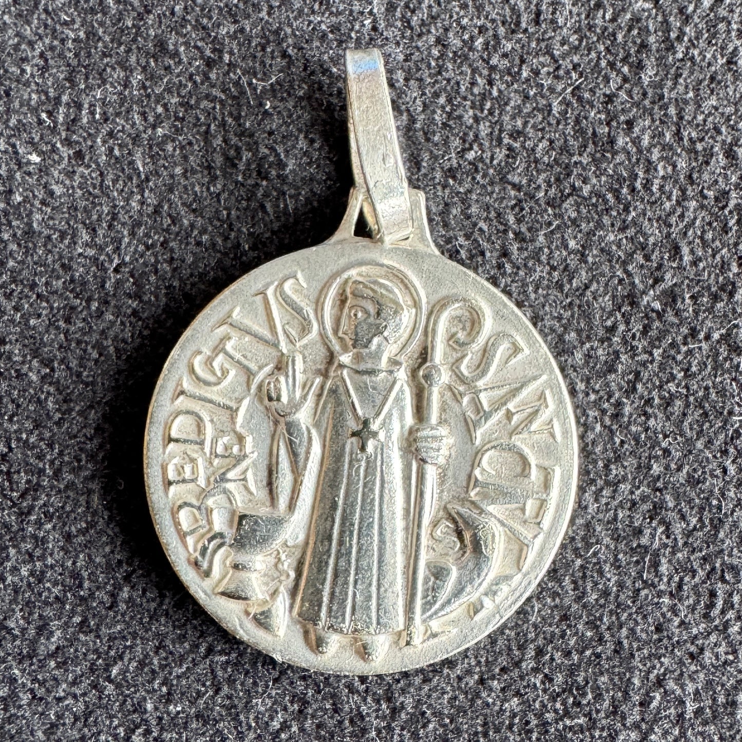 Médaille religieuse ancienne « Saint Benoit »