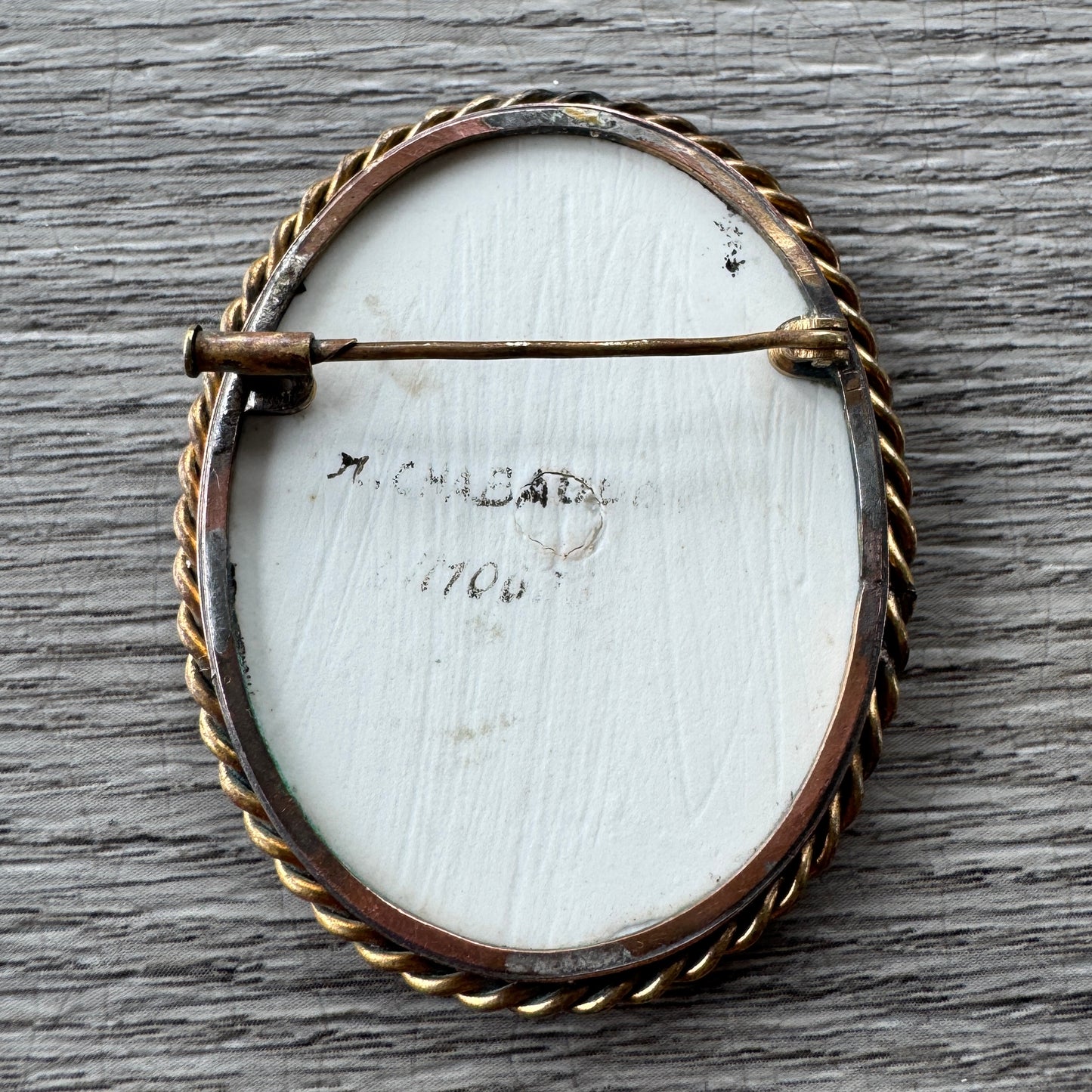 Broche ancienne porcelaine de Limoges « décor floral »