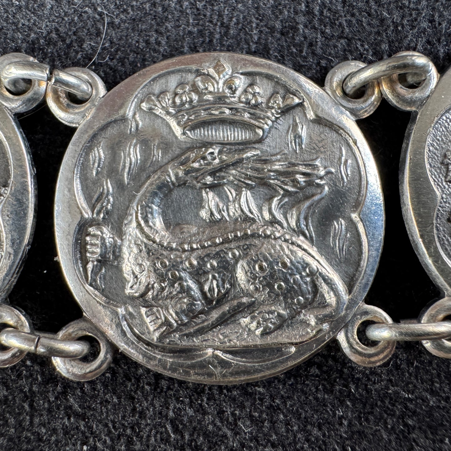 Bracelet ancien Souvenir de Bretagne - « Emblèmes des rois de France »