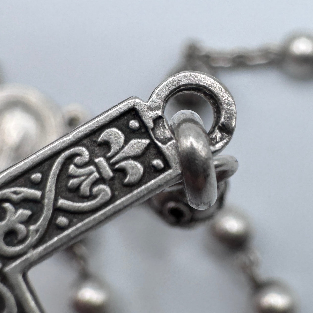 Chapelet ancien entièrement en argent « fleur de Lys »