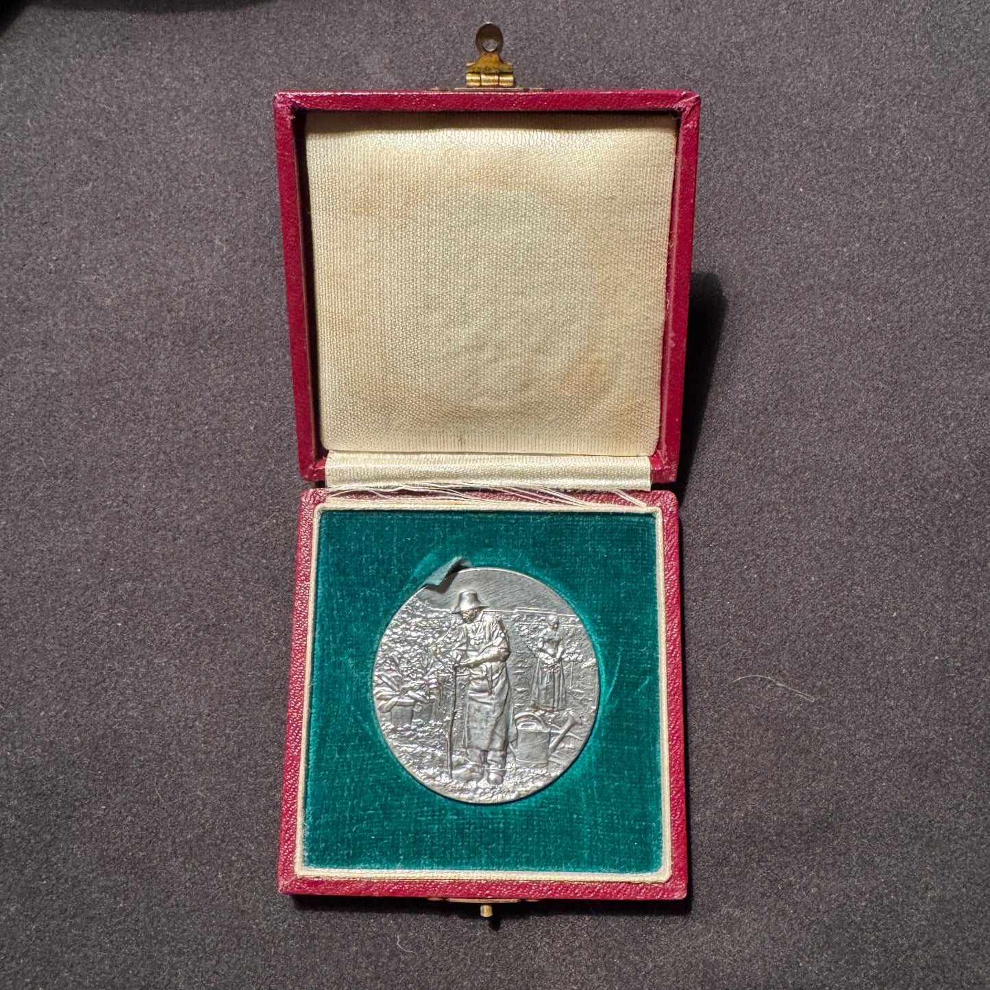 Médaille ancienne en argent « le potager » par Rivet