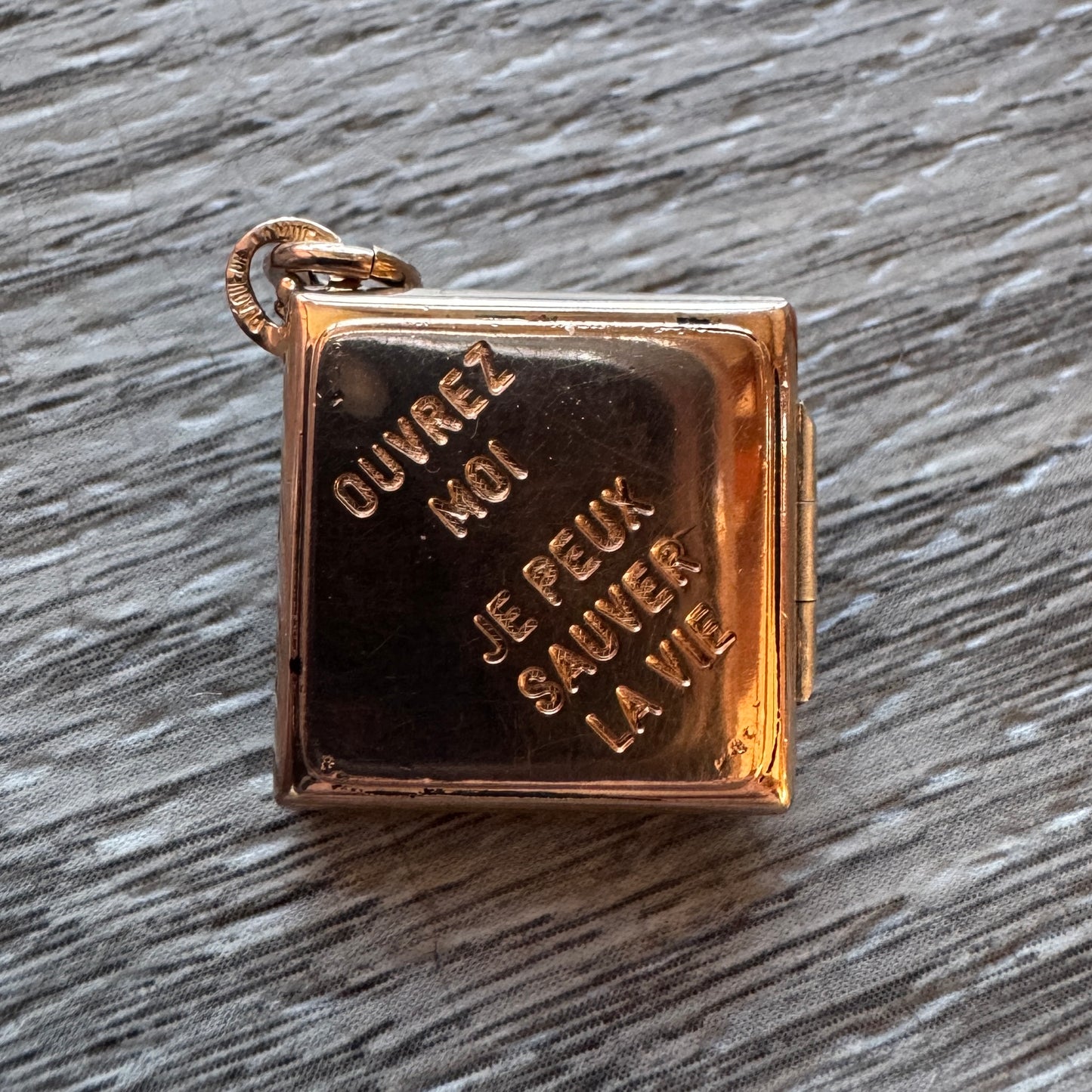Pendentif ancien porte photo ou relique - plaqué or