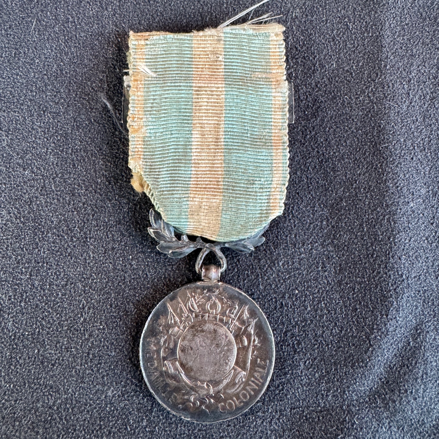 Médaille décoration militaire en argent - coloniale MADAGASCAR