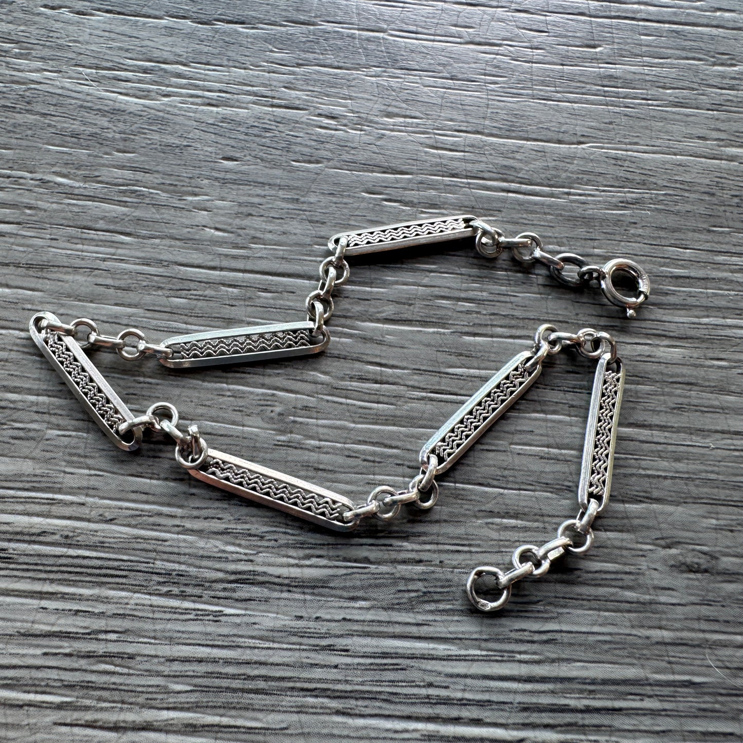 Bracelet ancien en argent massif