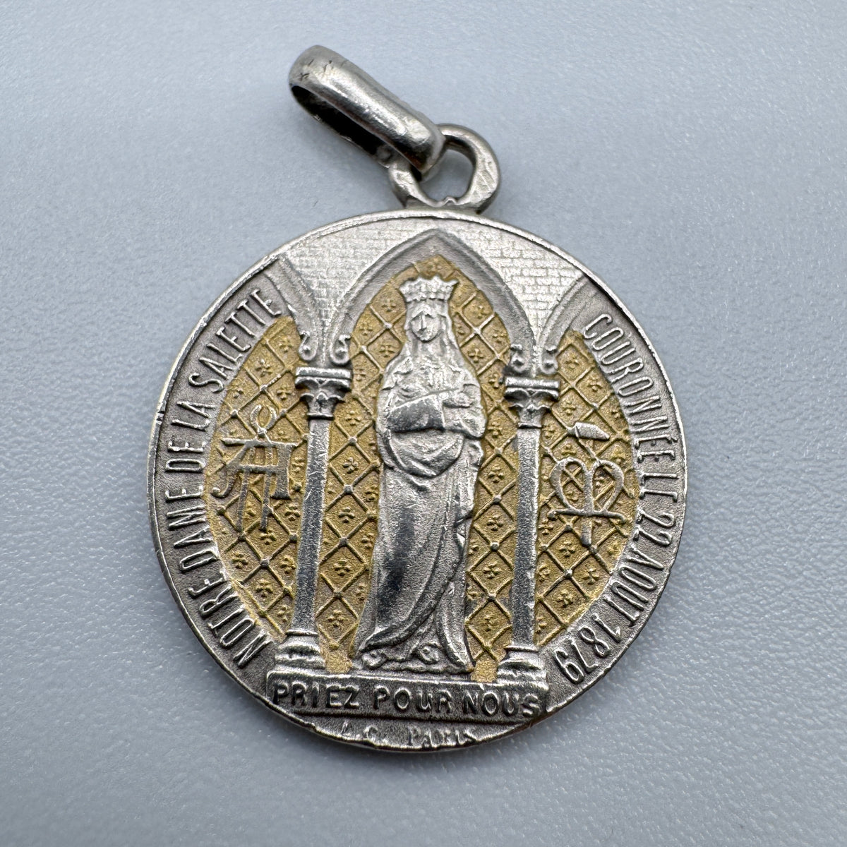 Superbe Médaille religieuse ancienne - « Notre Dame de la Salette » - argent et vermeil
