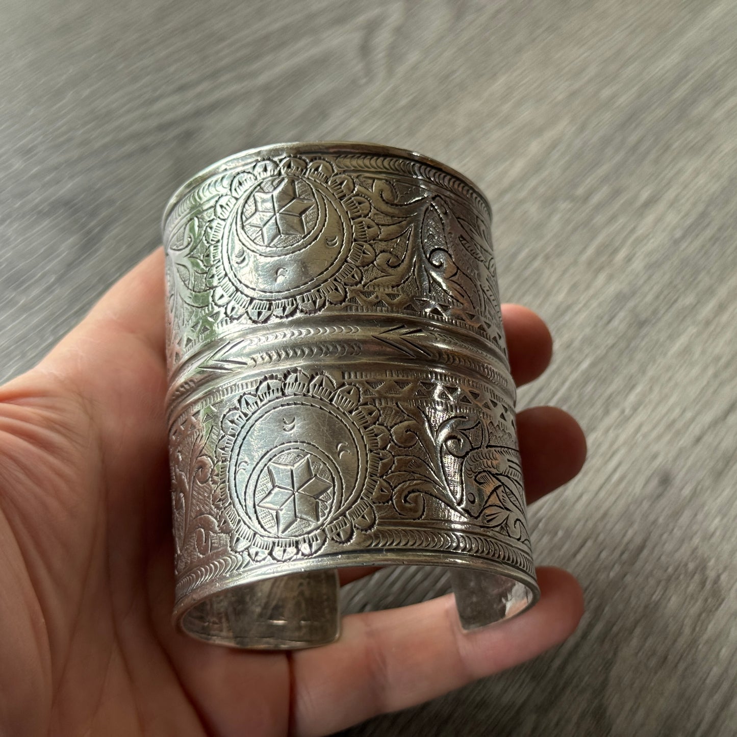 Gros Bracelet manchette ancien en argent - ethnique