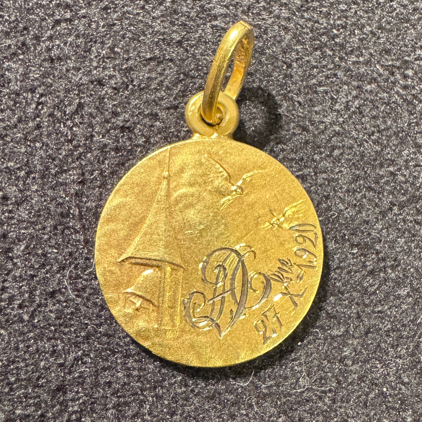 Médaille religieuse ancienne plaqué or « baptême et ange gardien »