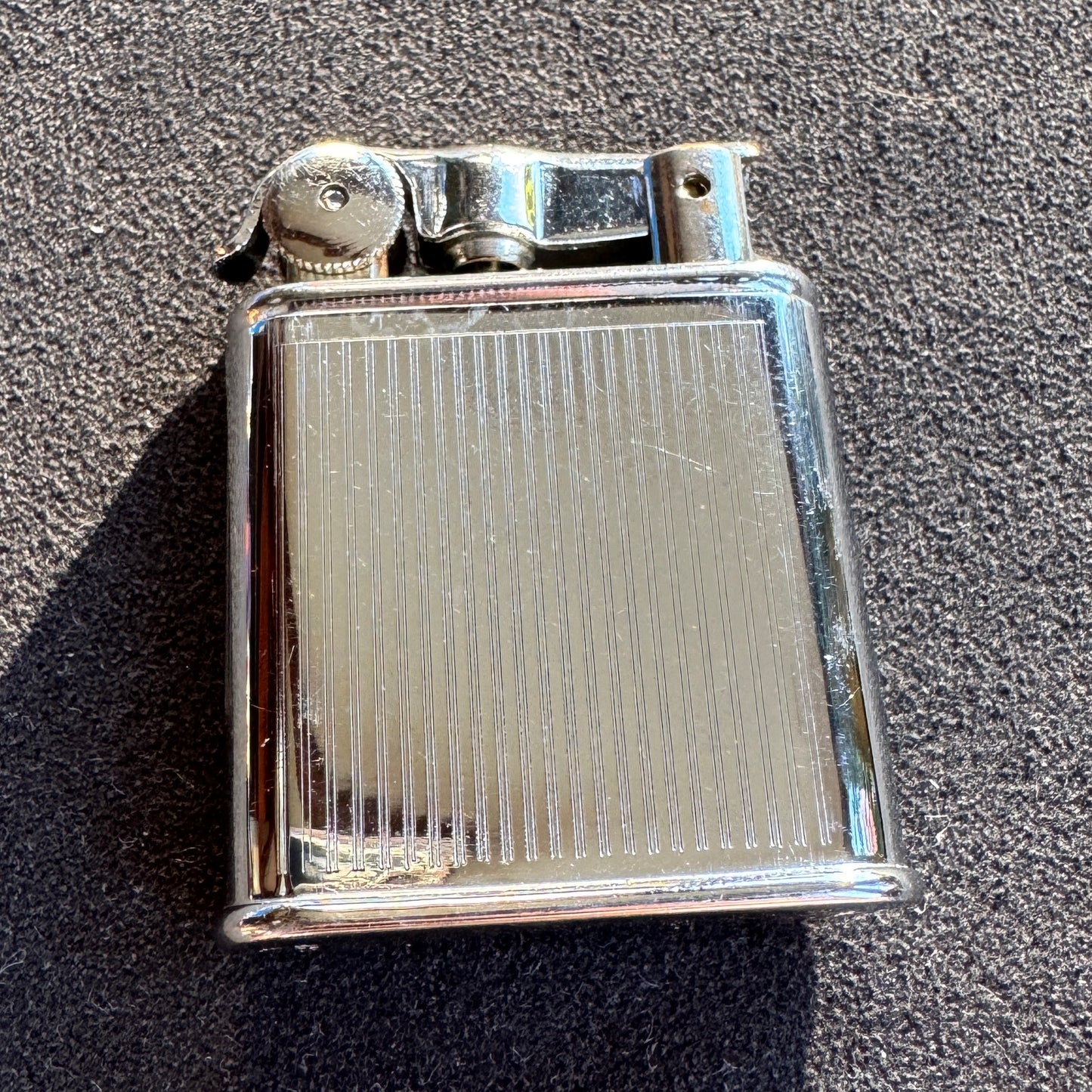Briquet ancien NOVA gravé - « souvenir Asie orientale »