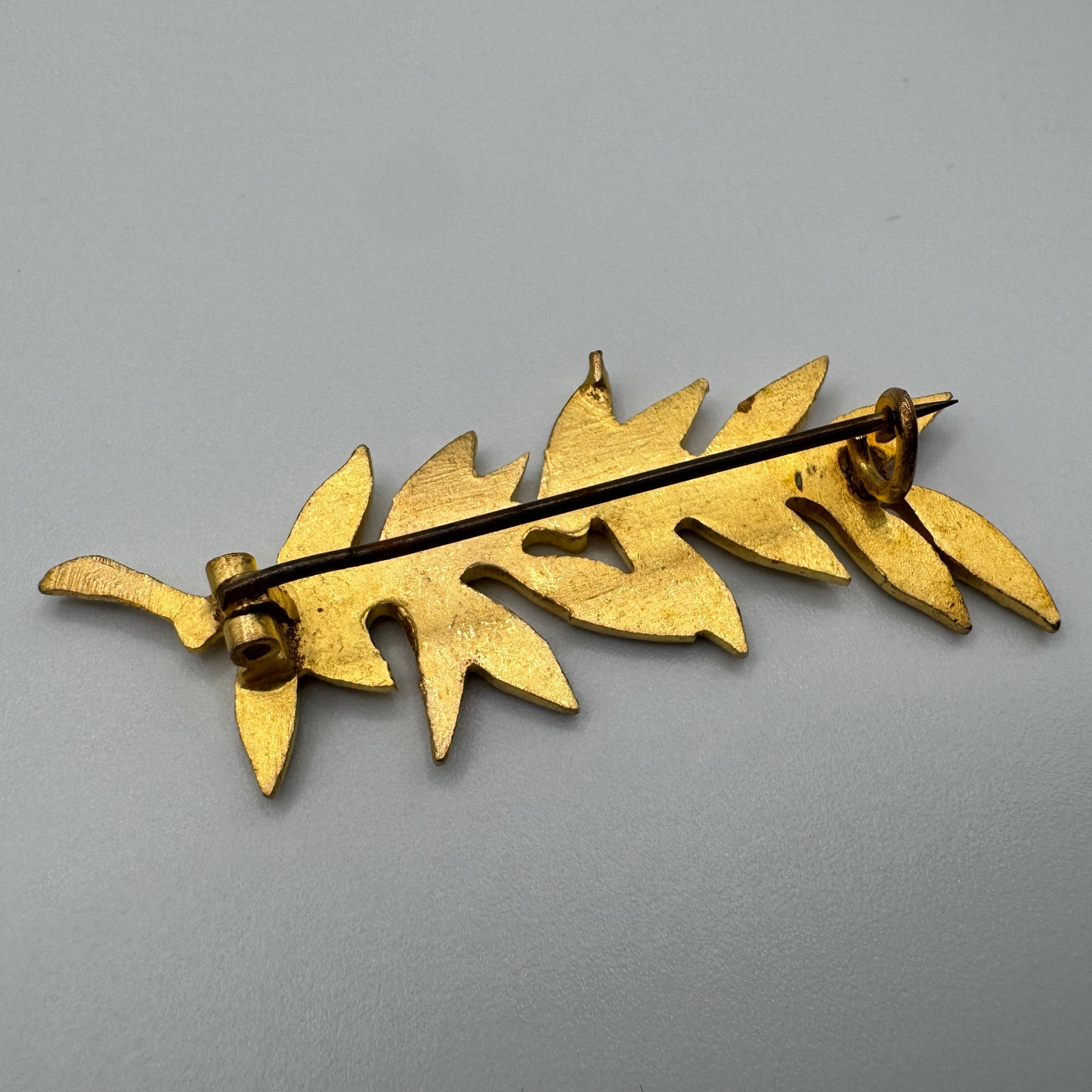 Broche ancienne rameau d'olivier doré - bijou symbolique