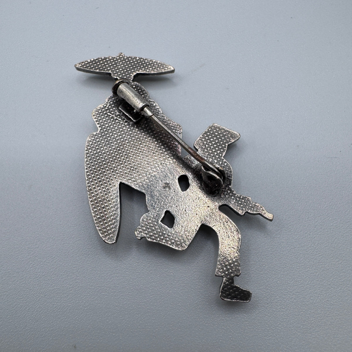 Broche ancienne « Tuk-tuk » métal argenté
