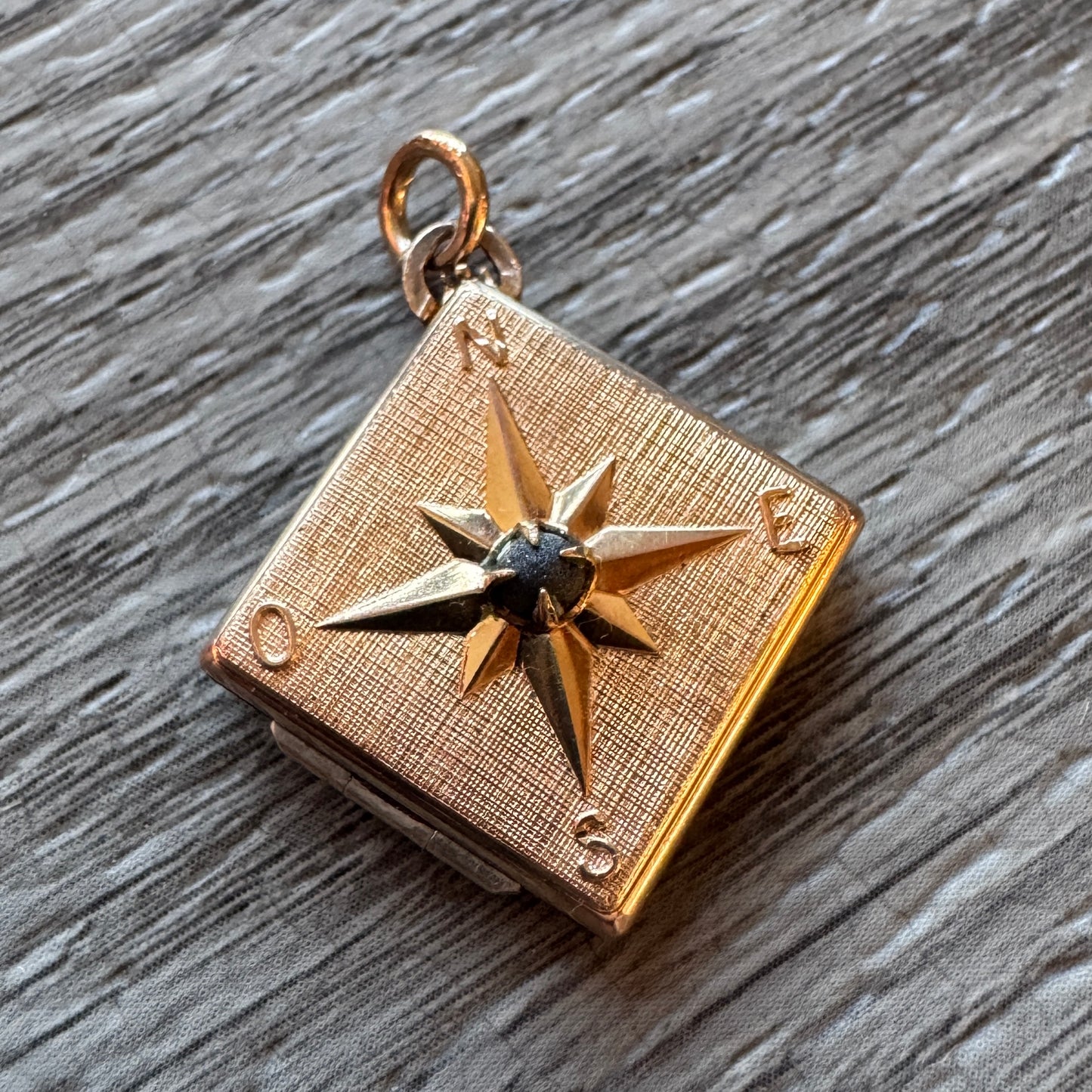 Pendentif ancien porte photo ou relique - plaqué or