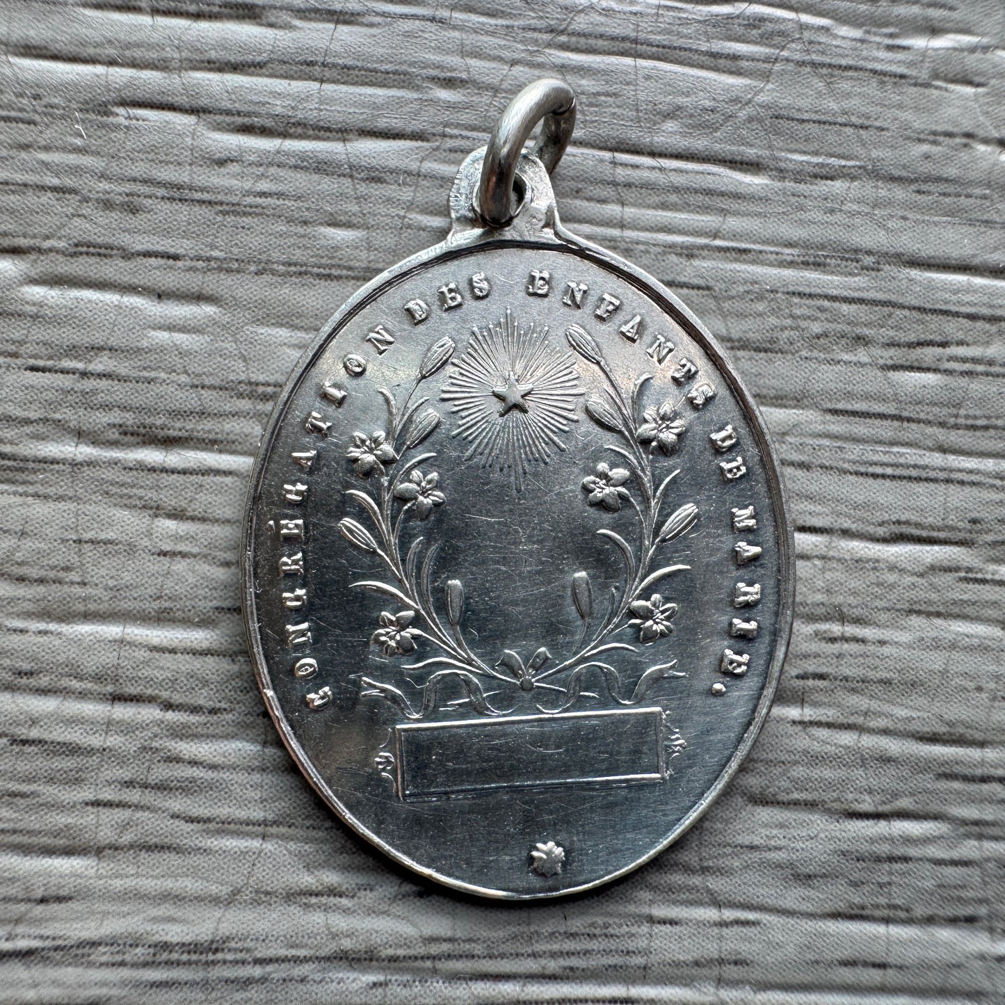 Médaille religieuse ancienne en argent - congrégation des enfants de Marie