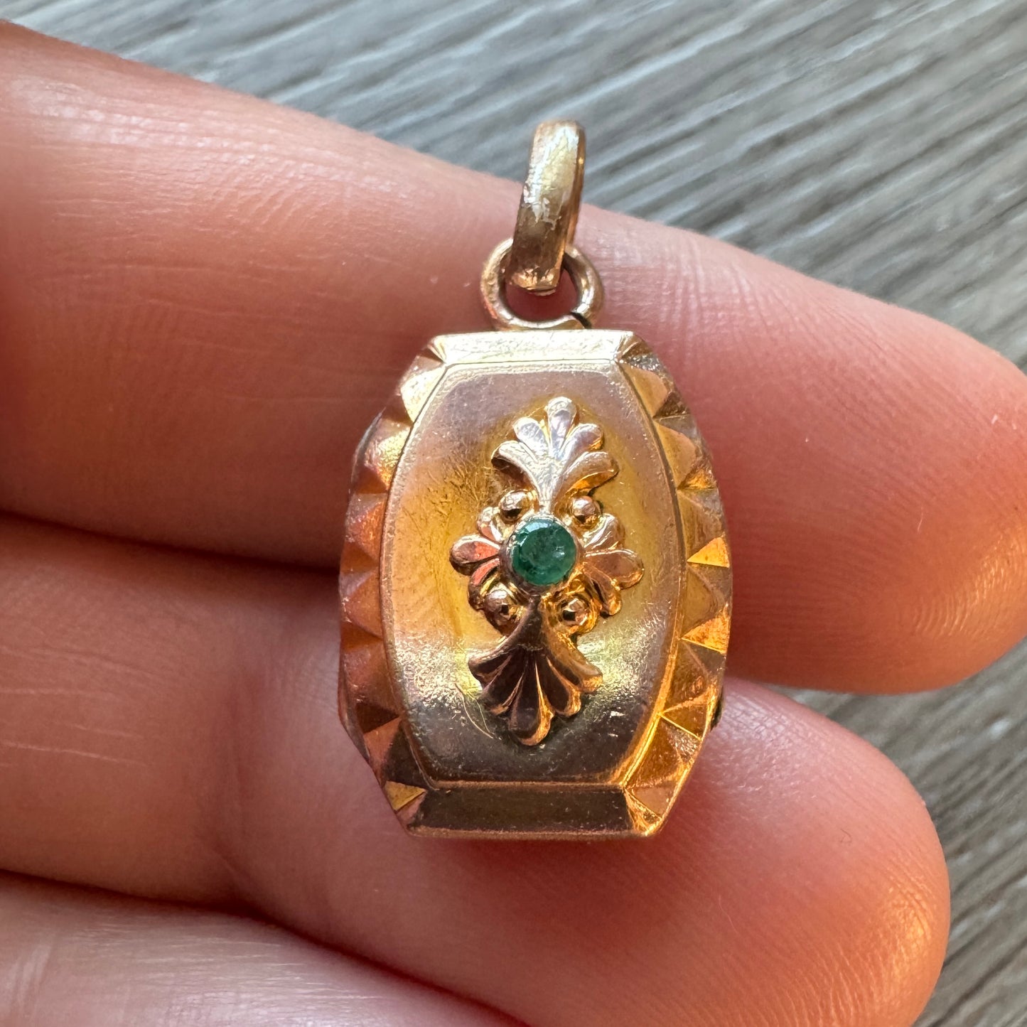 Pendentif ancien porte photo ou relique - plaqué or