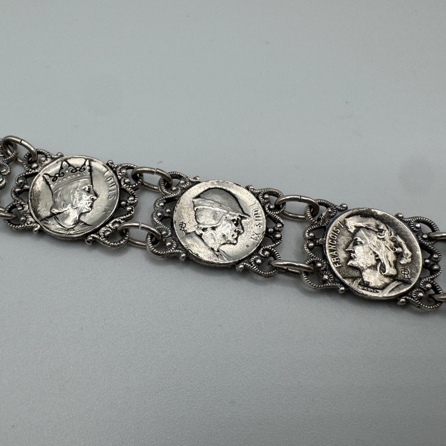 Bracelet ancien Souvenir « Rois de France » métal argenté