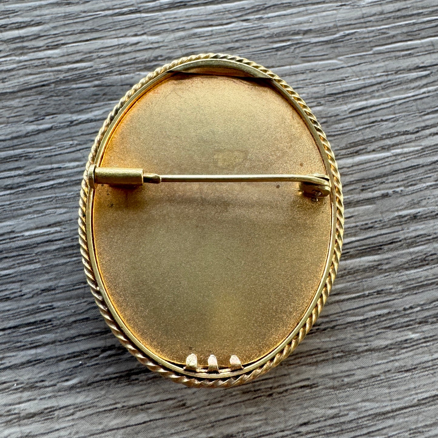 Broche ancienne émaux de Limoges « Sainte vierge »