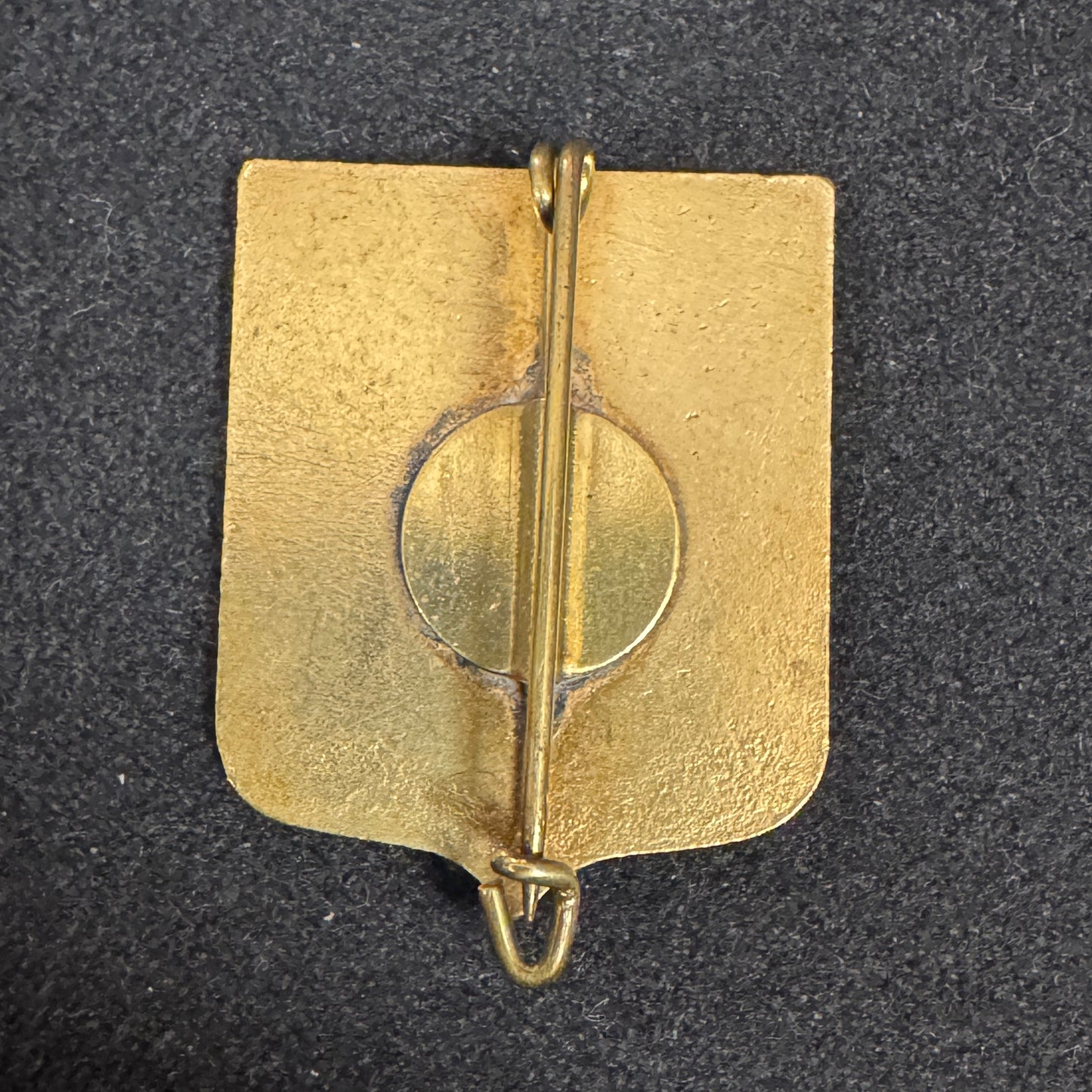 Broche bronze émaillé « blason du Nivernais »