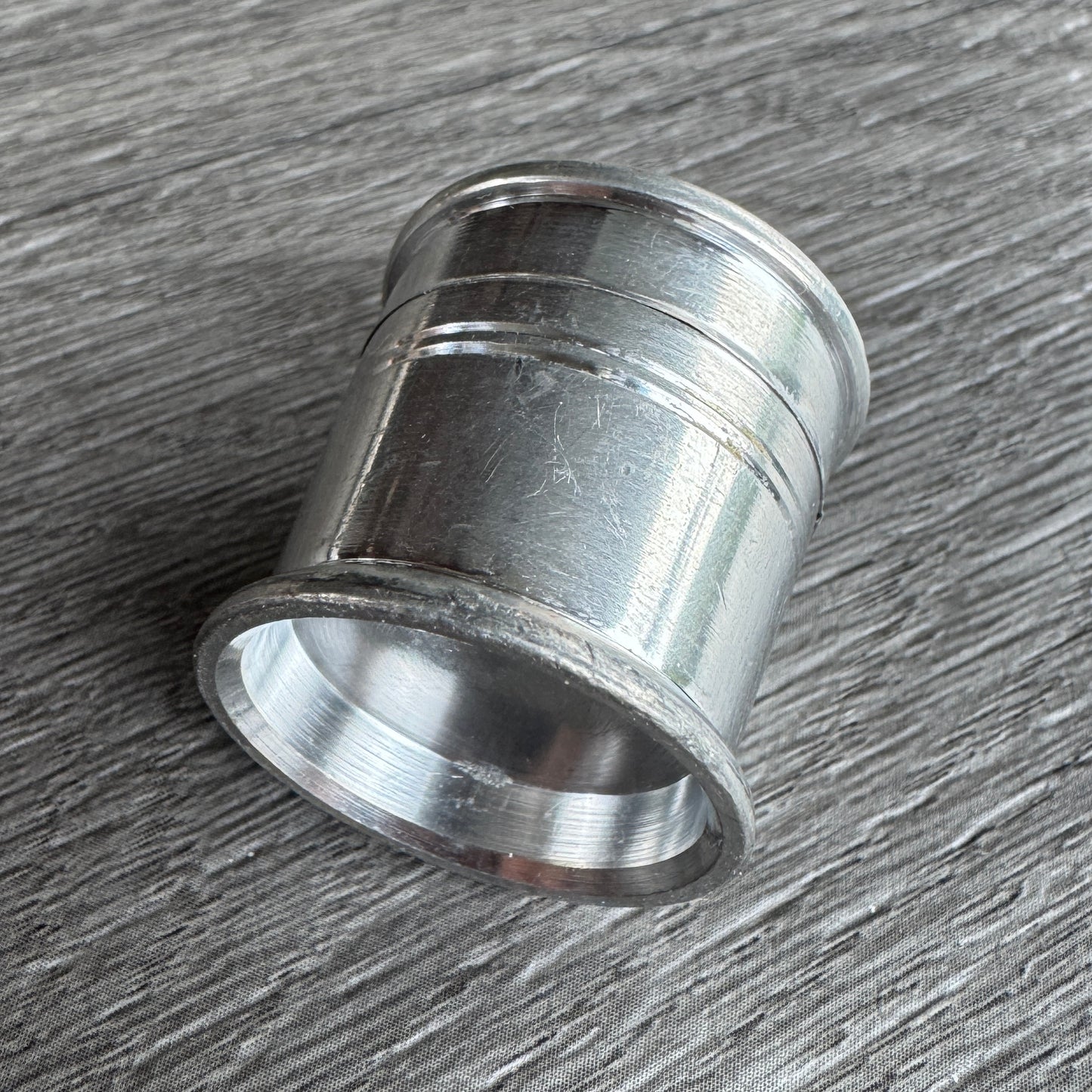 Rare boîte Ancienne GUERLAIN - « baume de la Ferté »