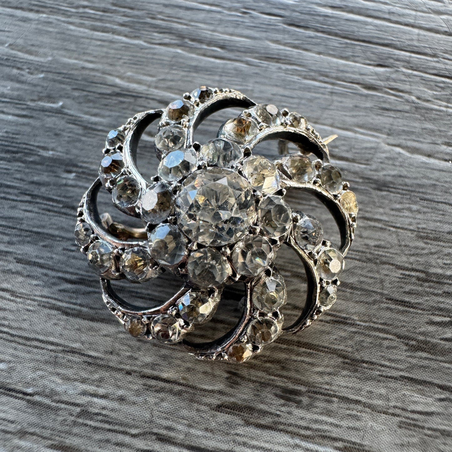 Broche ancienne argent massif et verroterie