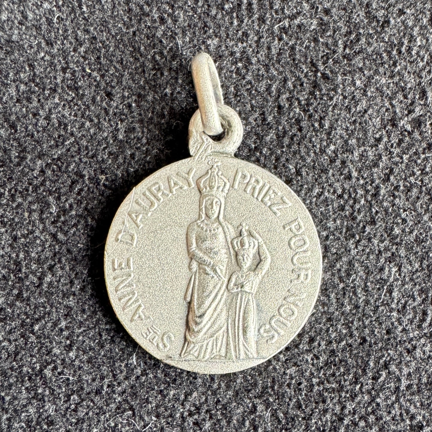 Médaille religieuse ancienne en argent « Sainte Anne D’Auray »