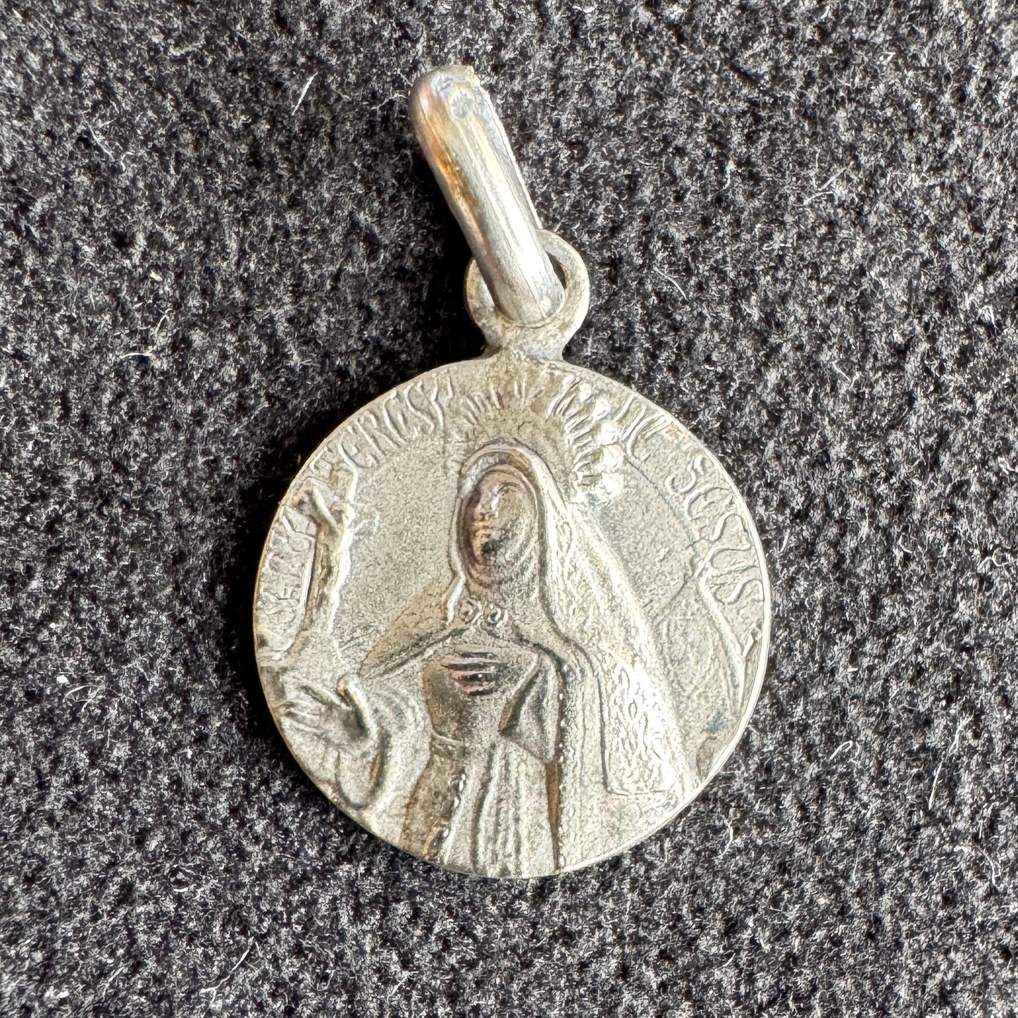 Médaille religieuse ancienne en argent « Sainte Thérèse »
