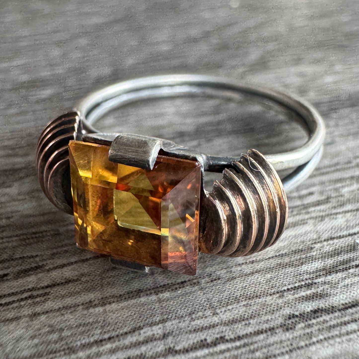 Bague Art Déco en argent et vermeil