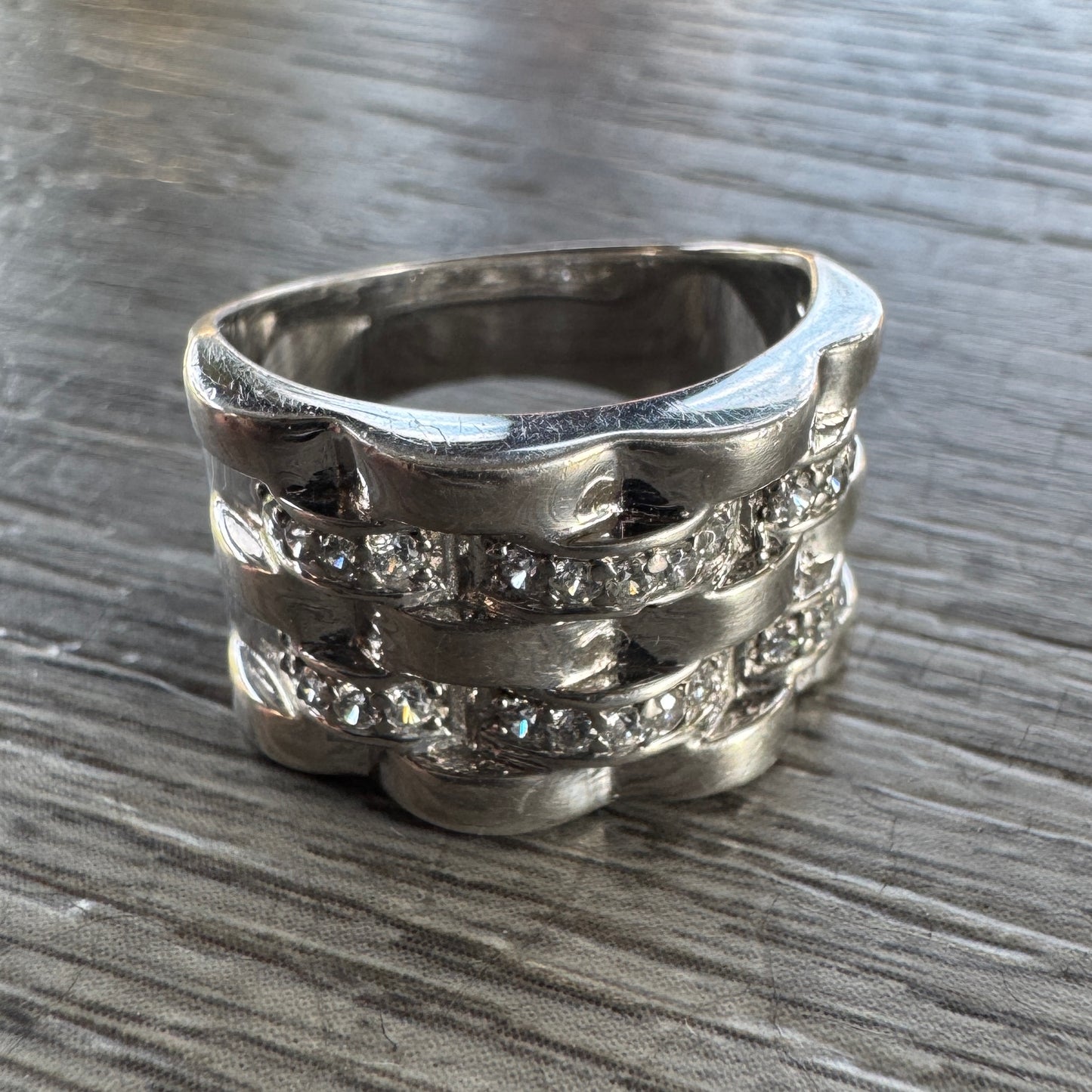 Grosse Bague en argent et brillants