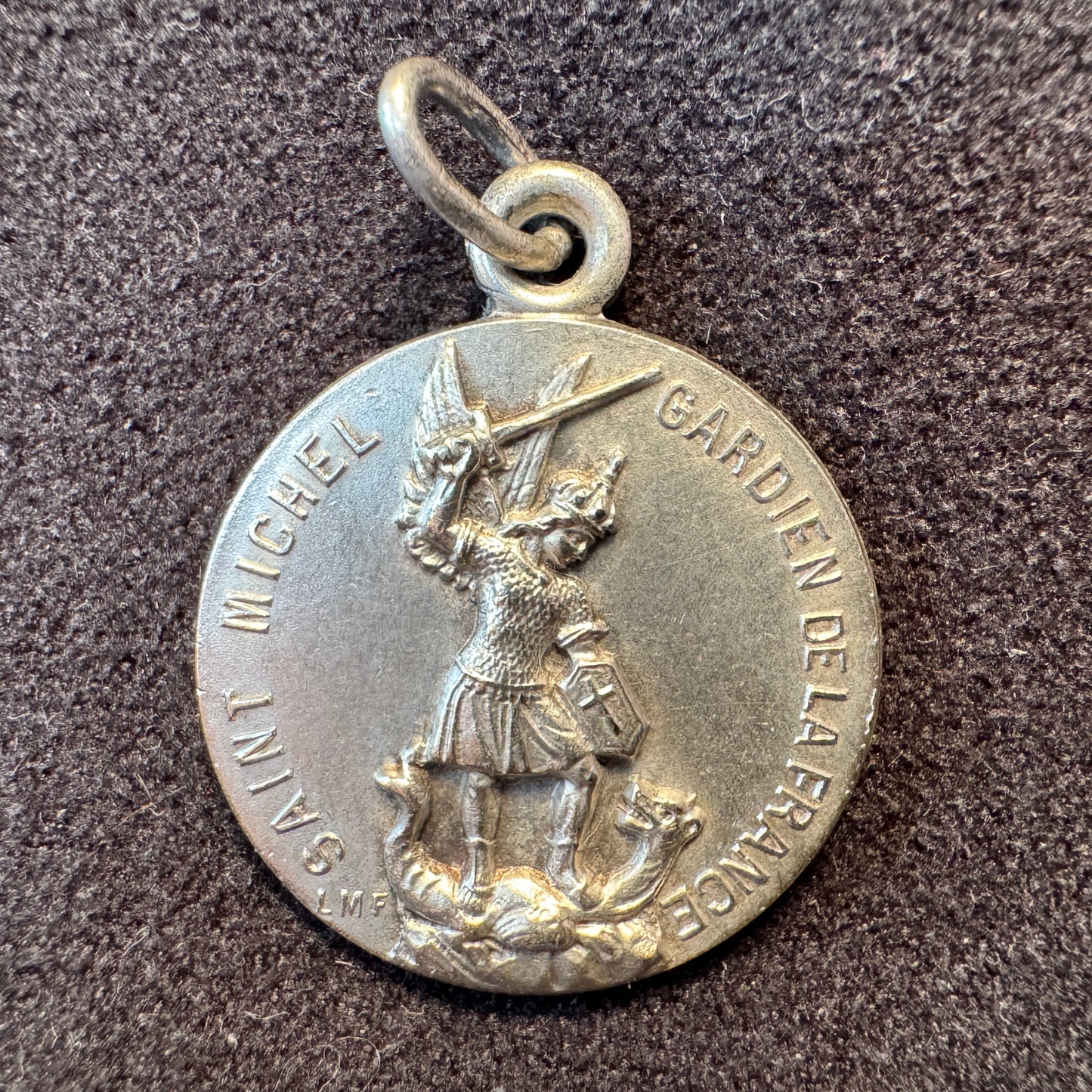 Medaille ancienne porte bonheur « Saint Michel - Gloire à nos armées 1914 »