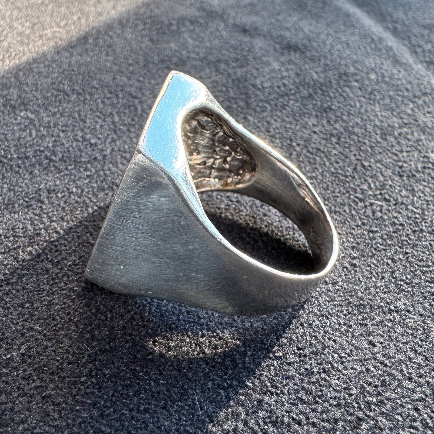 Bague en argent et mosaïque de nacre