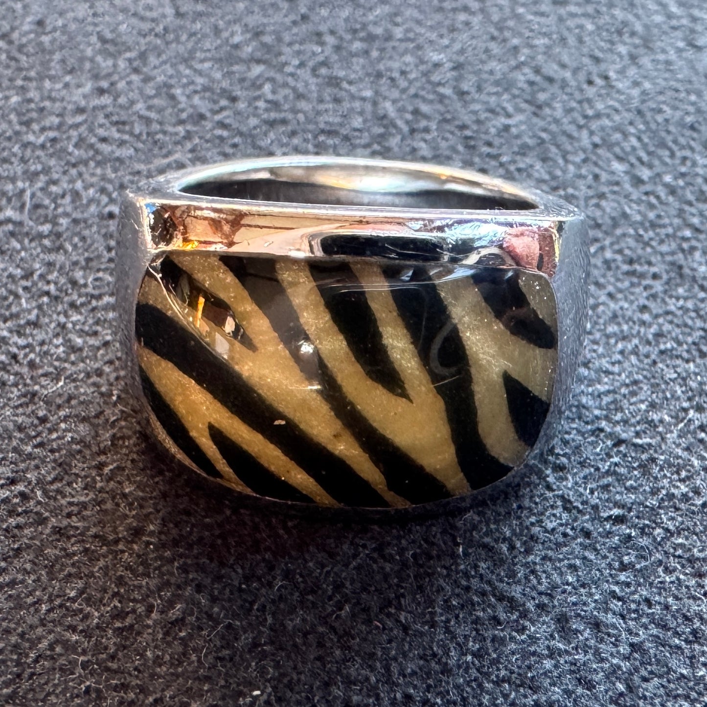 Bague en argent et résine