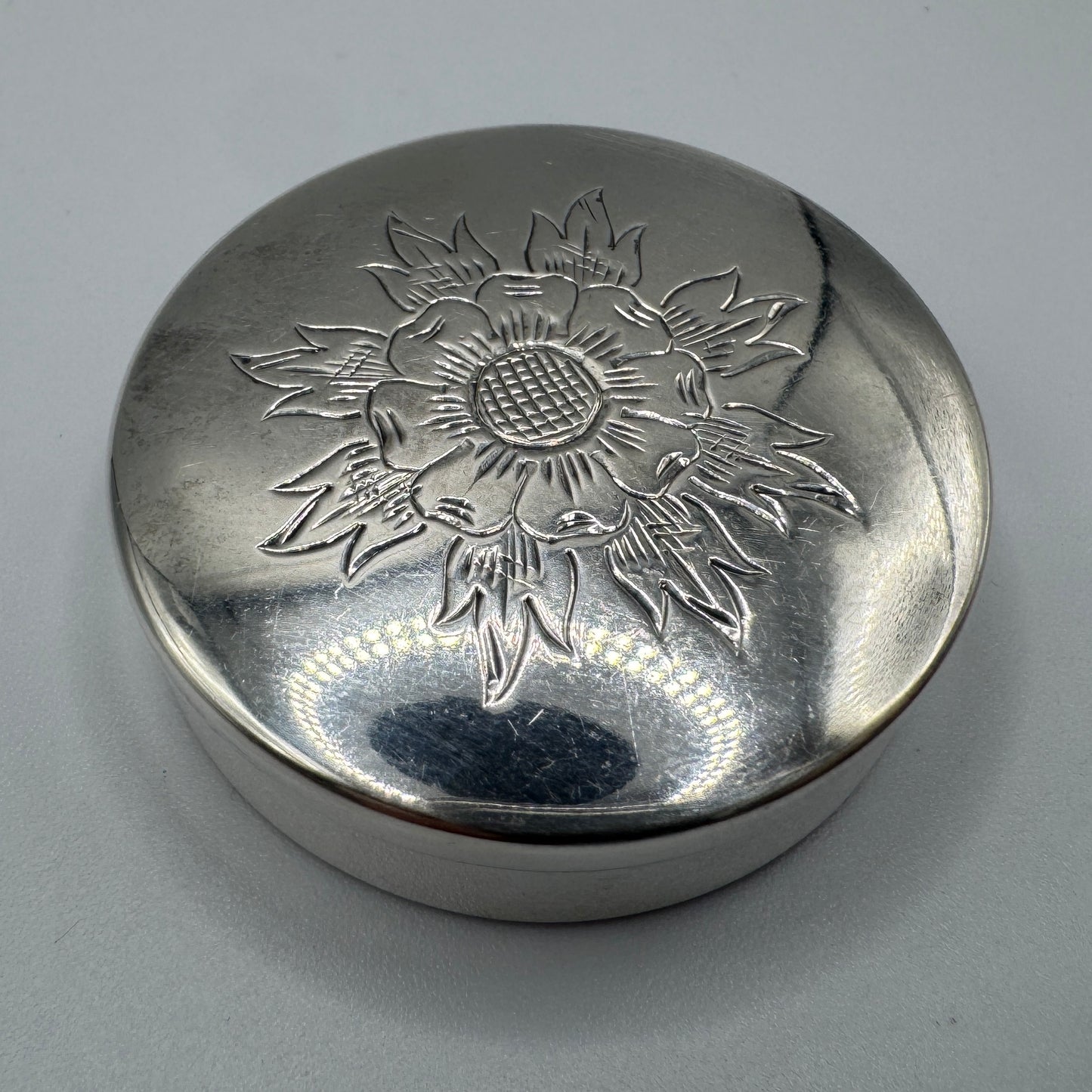 boîte pilulier en argent