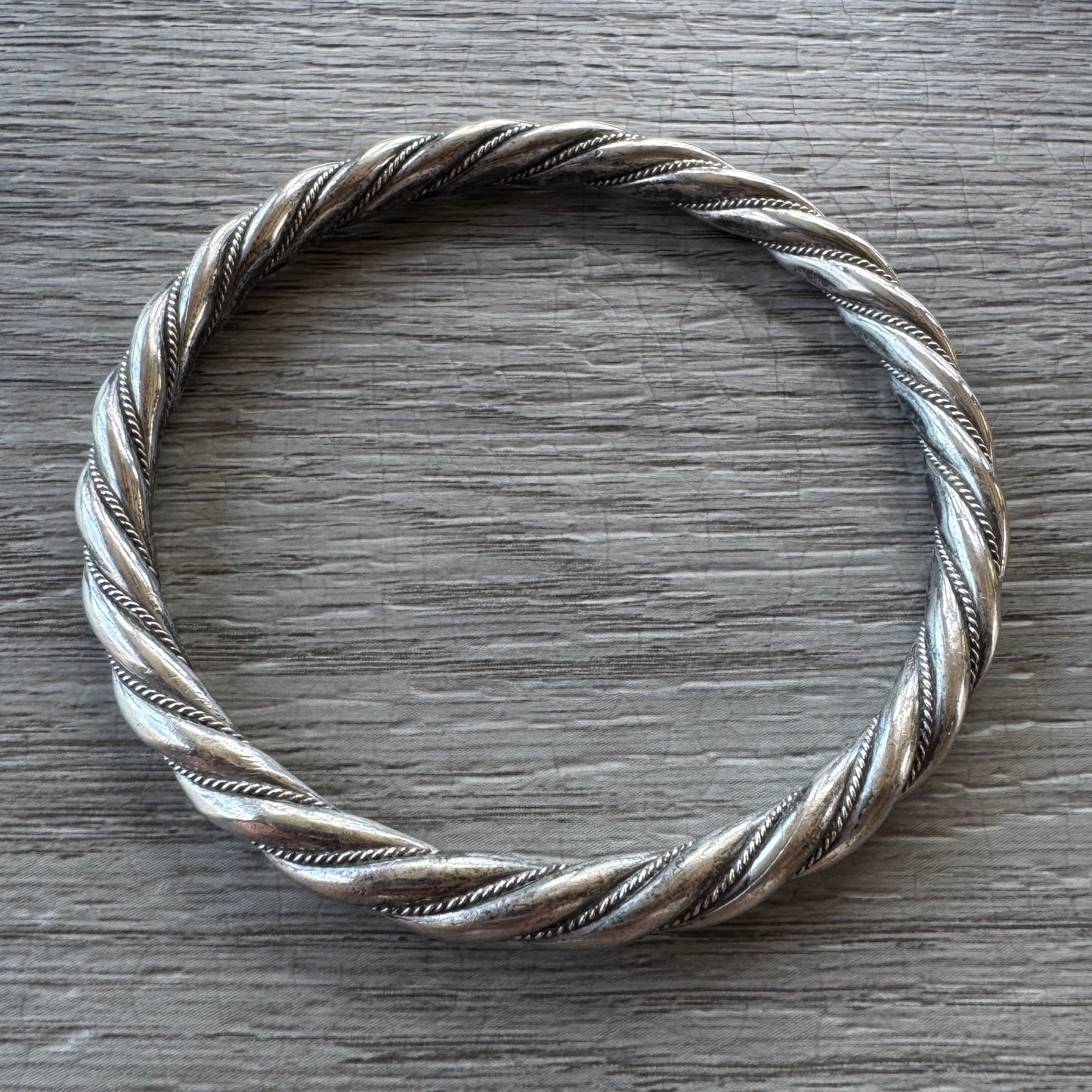 Bracelet ancien torsadé en argent