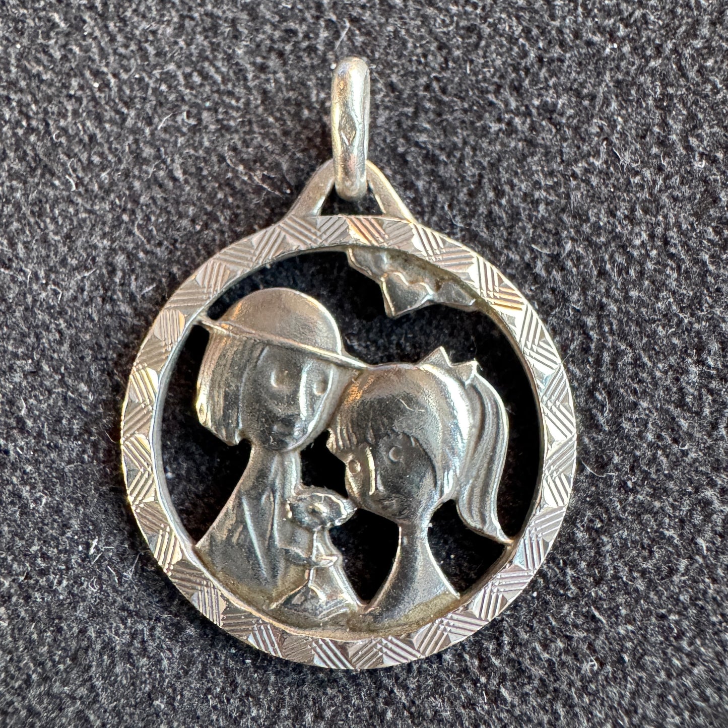 Pendentif en argent - Les amoureux de Peynet