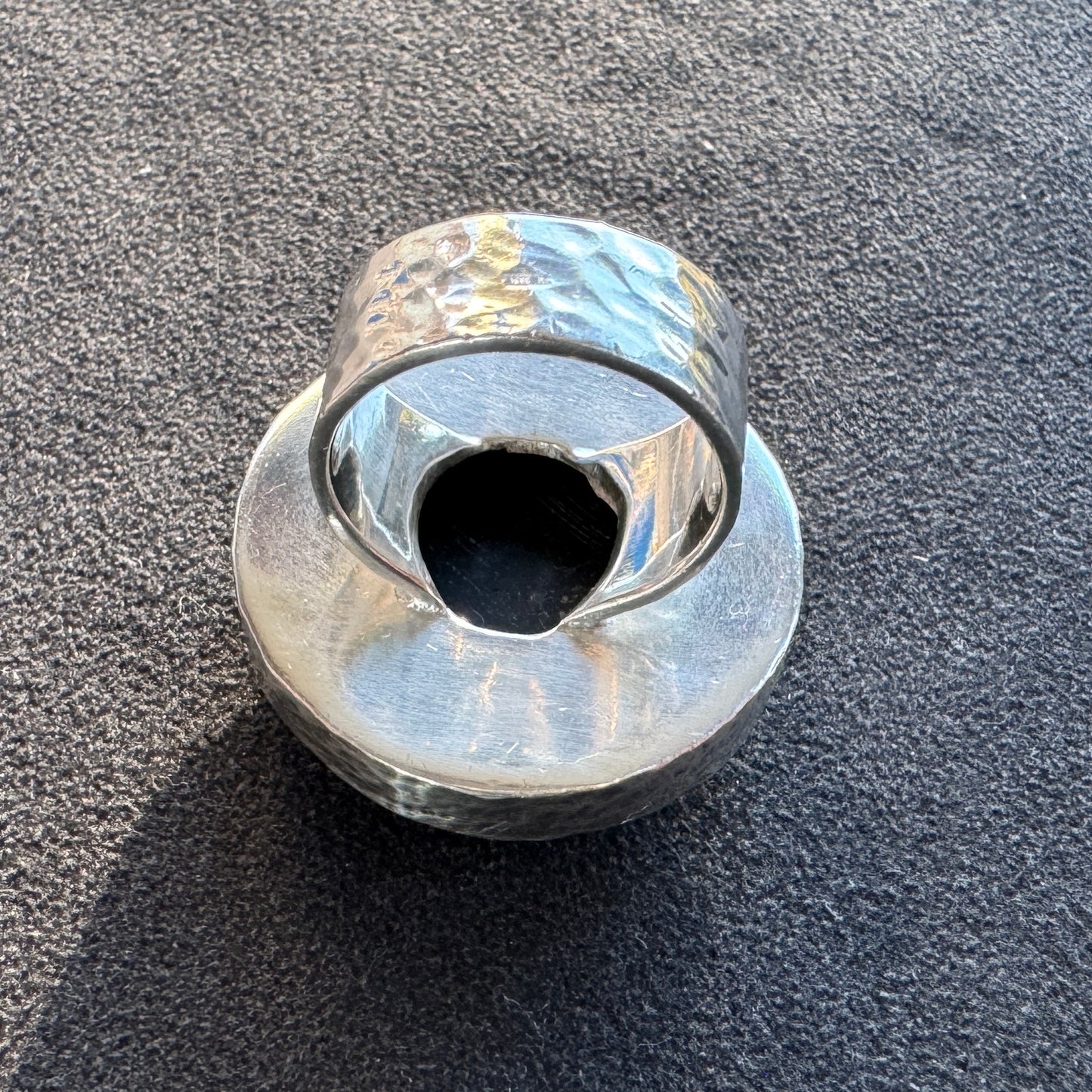Bague de créateur en argent signée GE