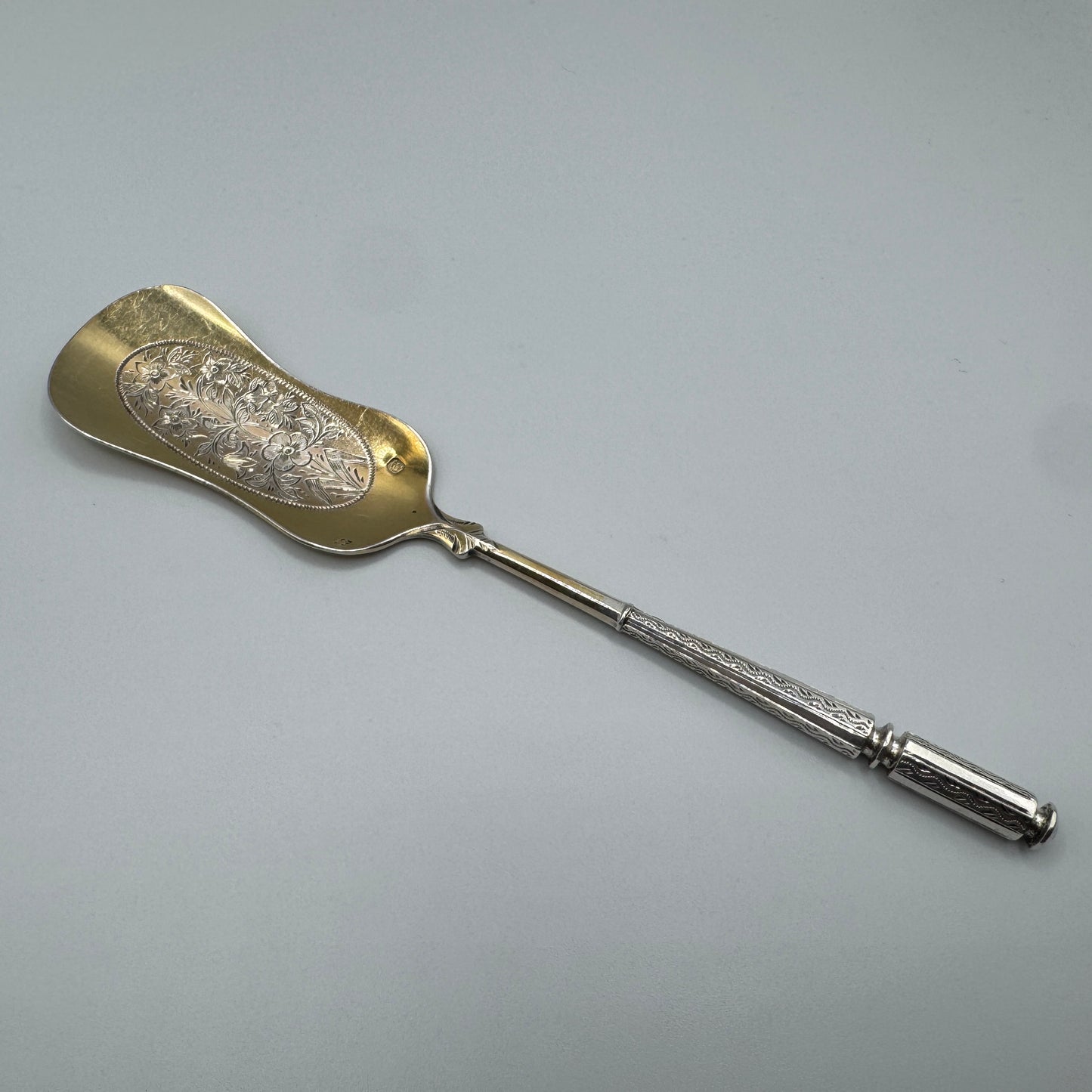 Petite pelle à mignardises ancienne Art Nouveau en Argent Minerve - vers 1900