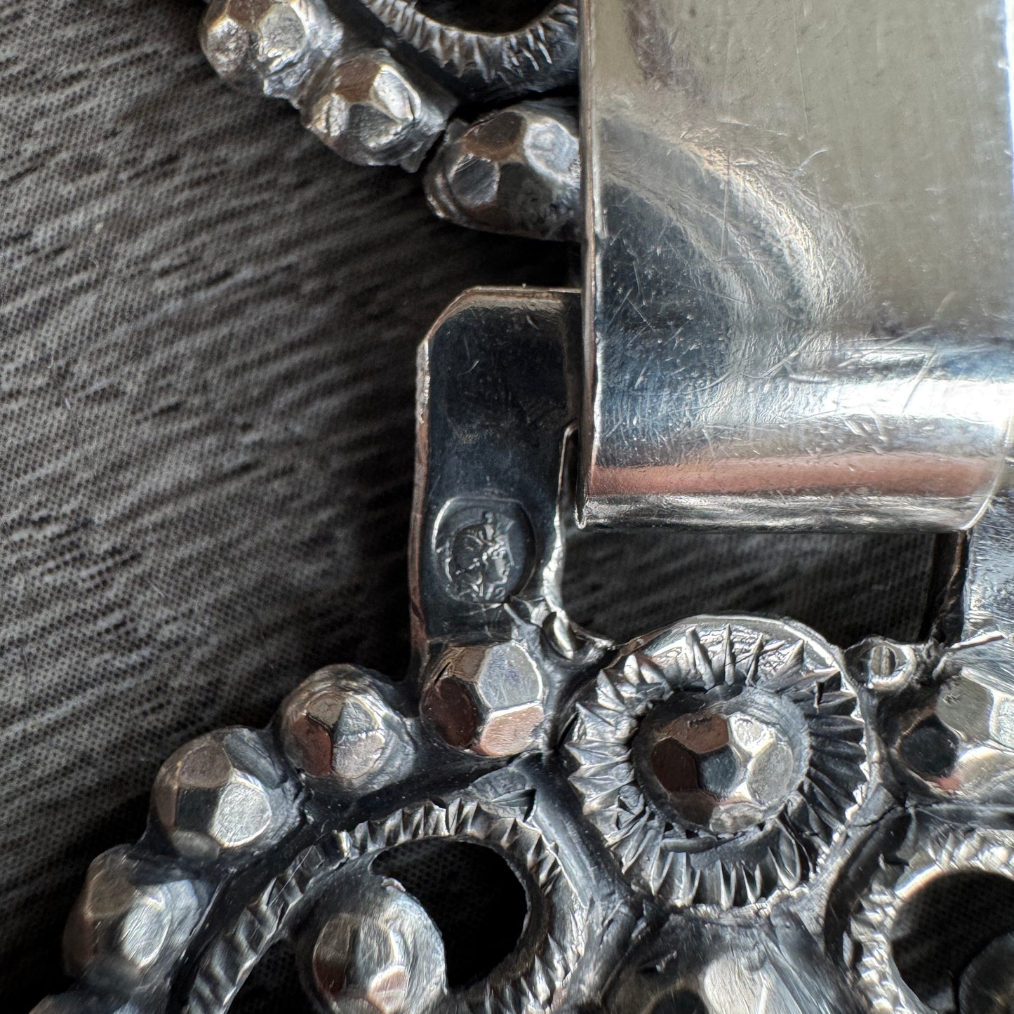 Boucle de ceinture ou vêtement XIXe - Argent massif