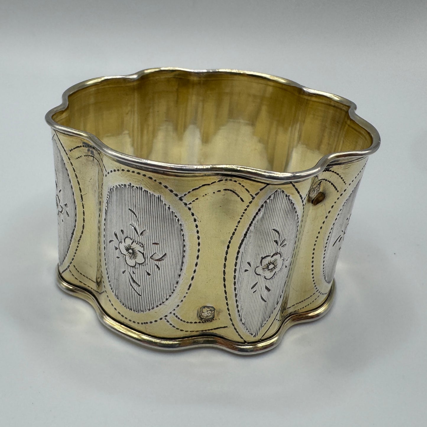 Rond de serviette ancien - argent massif et vermeil