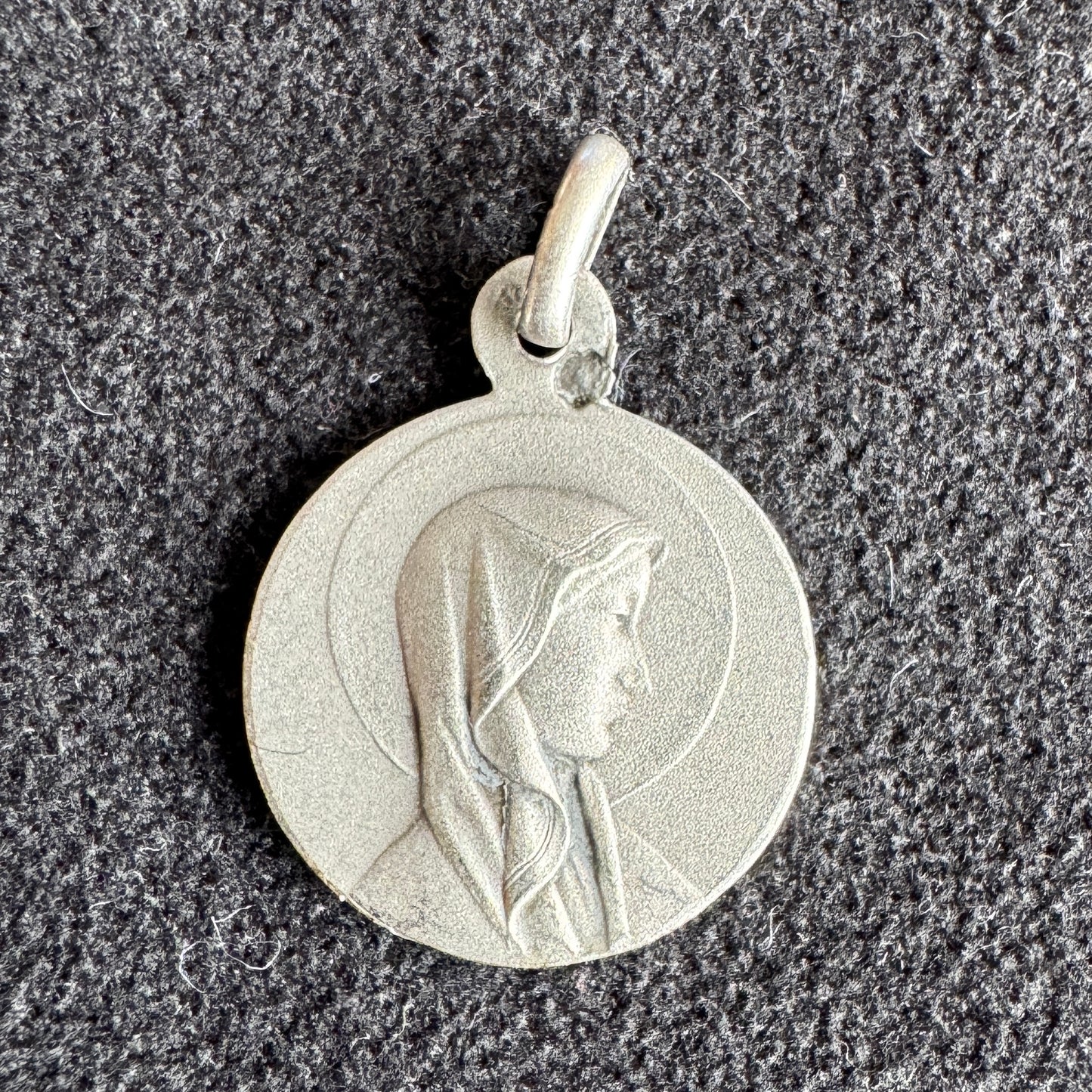 Médaille religieuse ancienne en argent « Sainte Anne D’Auray »