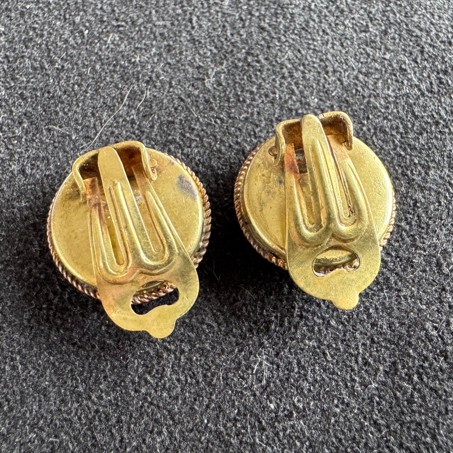 Clips d’oreilles anciennes en micro mosaïques