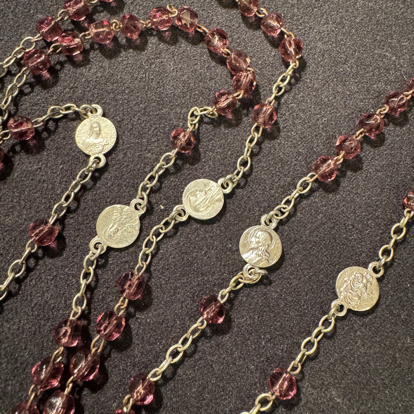 Chapelet ancien en métal argenté et verre biseauté