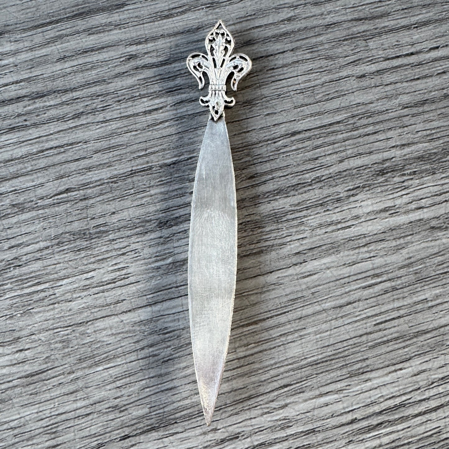 Coupe papier ancien « Fleur de Lys »