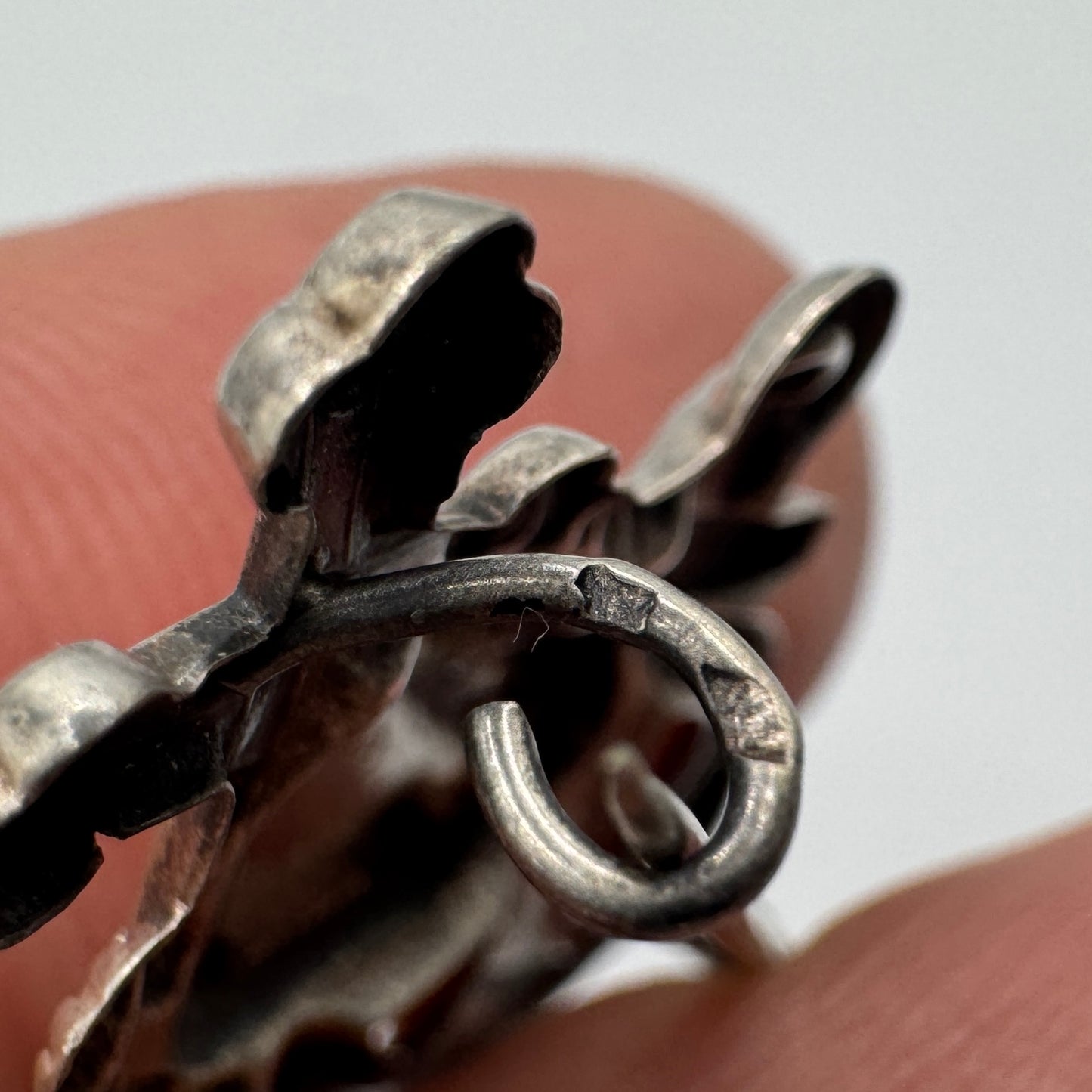 Broche ancienne religieuse « croix - coeur - ancre » argent massif