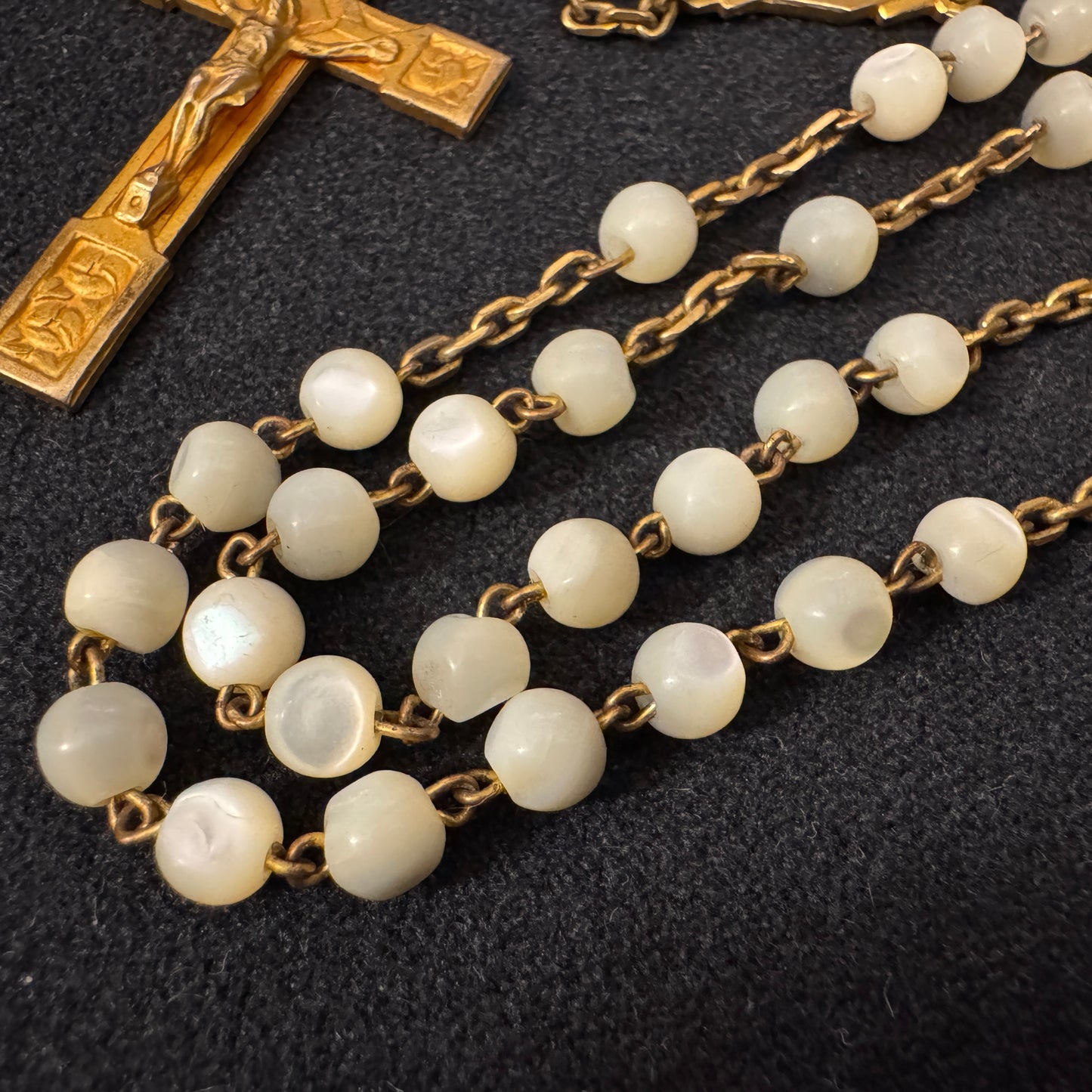 Chapelet ancien en plaqué or - perles en nacre