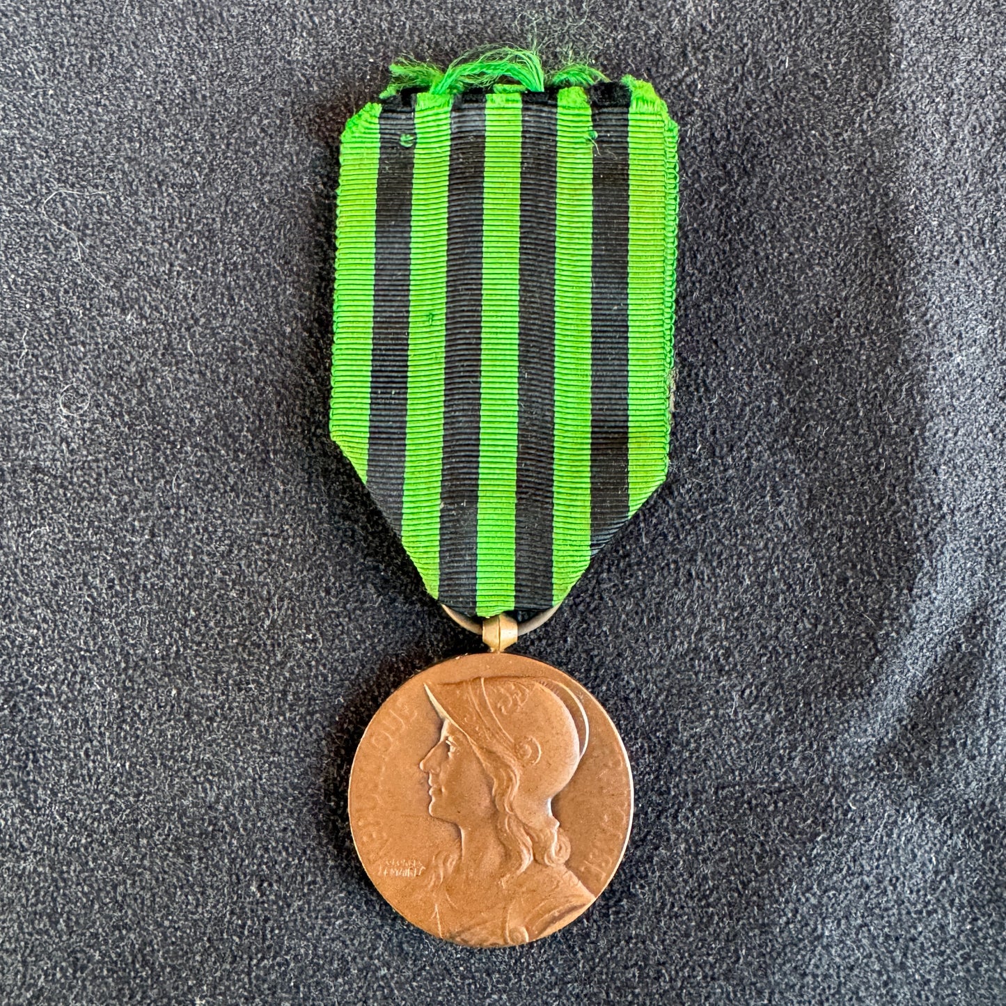 Médaille décoration militaire en bronze - « aux défenseurs de la patrie 1870-1871 »