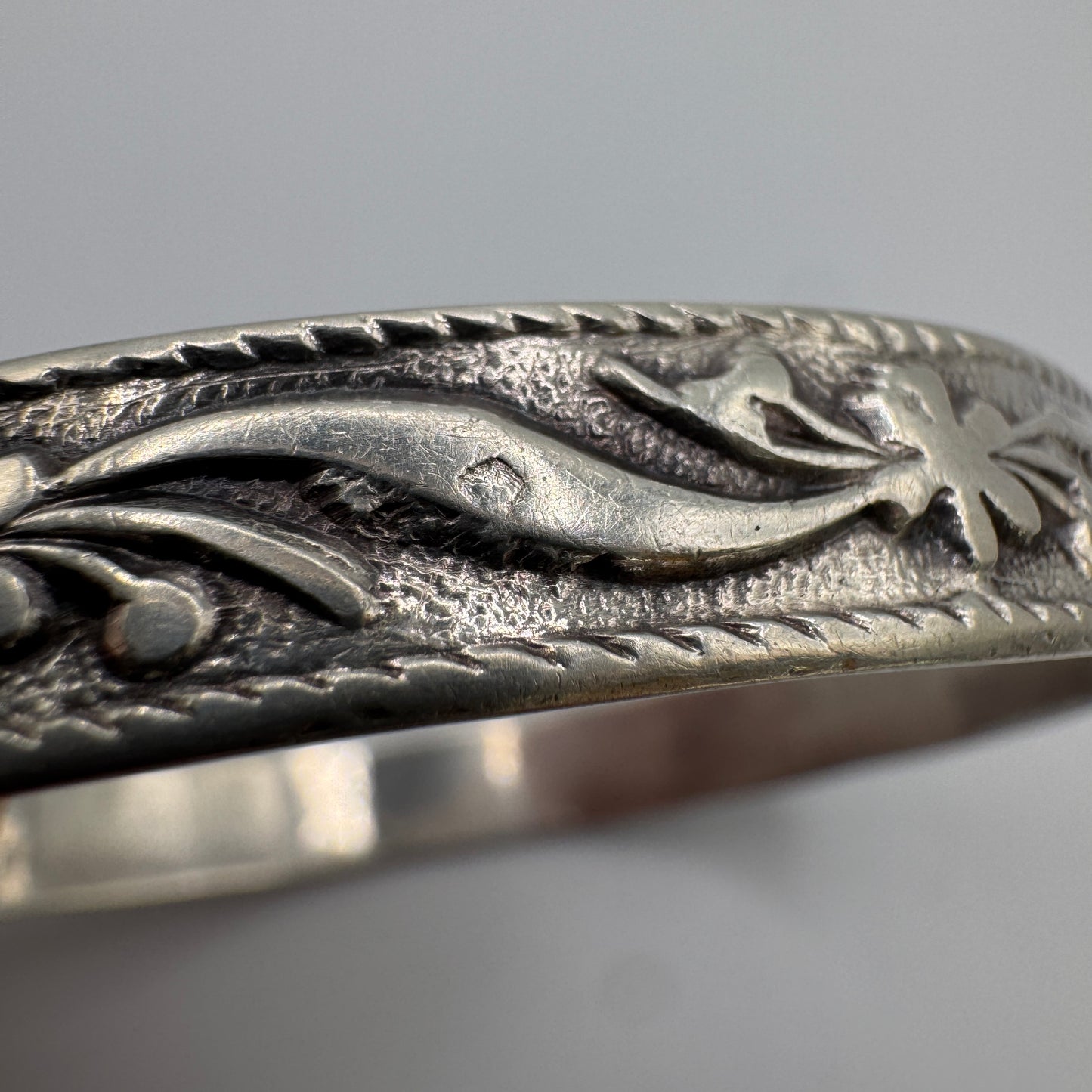 Bracelet ancien en argent massif