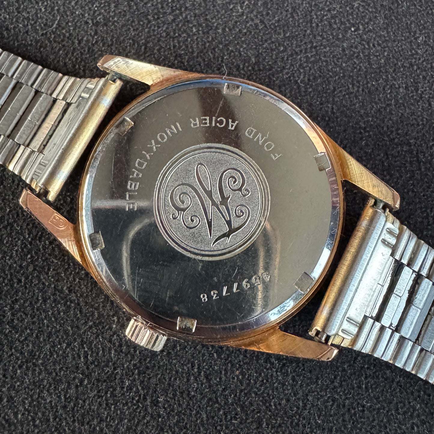 Montre vintage MOERIS " Grand prix" - Mécanique à remontage manuel