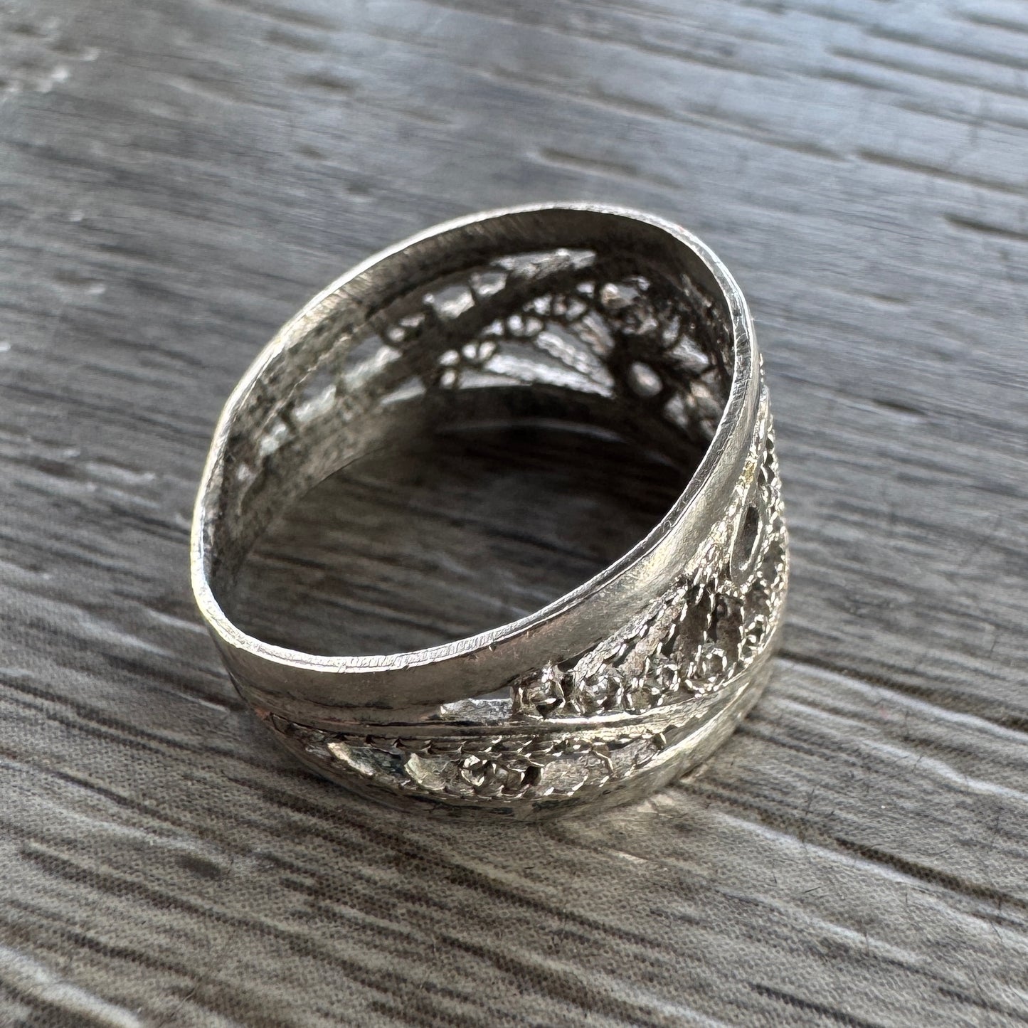 Bague en argent filigrané